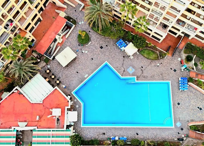Spacious 3-Bedroom Duplex Apartment With Heated Pool & Ocean View In Castle Harbour, Arona