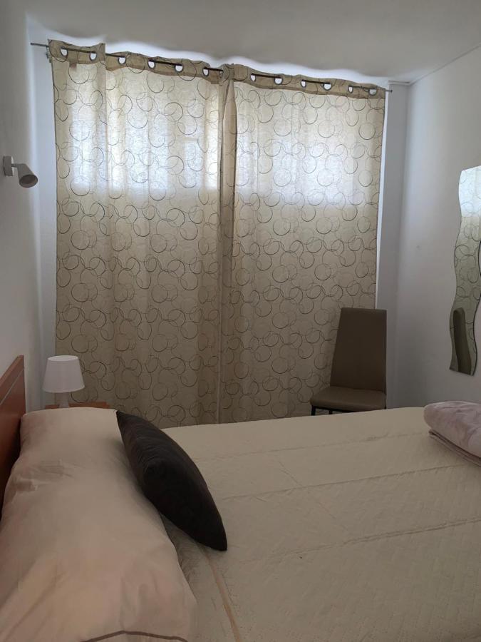 Apartment Comodoro, Situado En Frente Del Mar Los Cristianos (Tenerife)