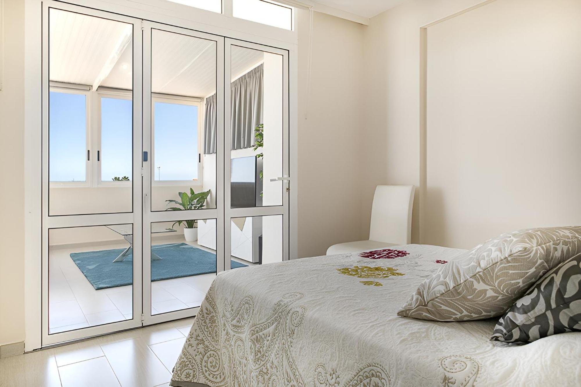 Magnificent Flat With Splendid Ocean Views *