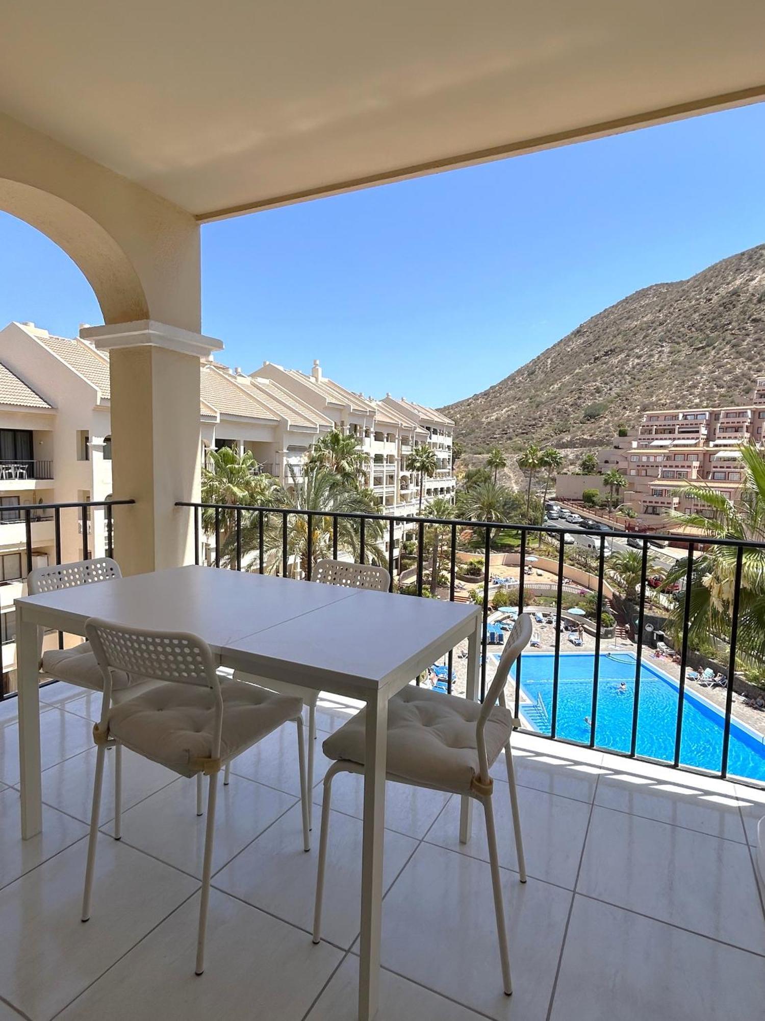Apartment Pool View 2 Bed Duplex In Castle Harbourc204
