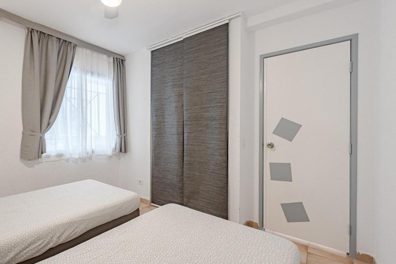 2 Bed With Pool View Castle Harbour C202 Apartment *