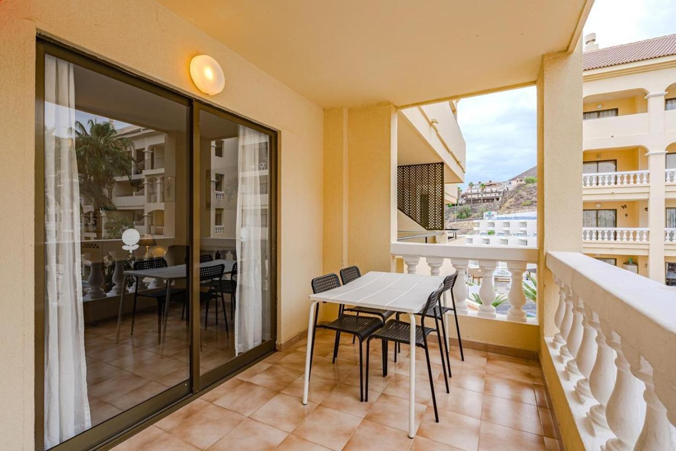 2 Bed With Pool View Castle Harbour C202 Los Cristianos (Tenerife)