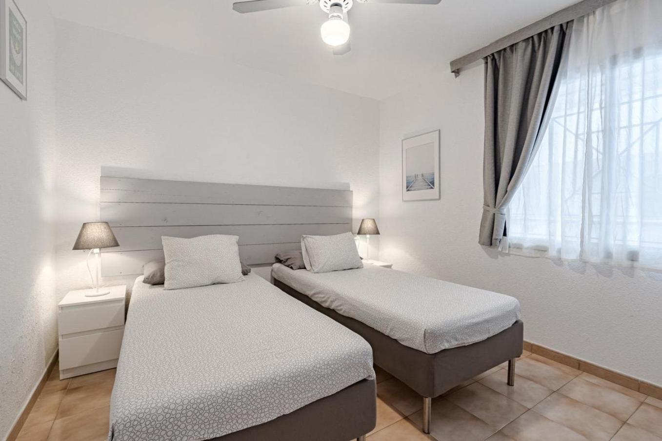 Apartment 2 Bed With Pool View Castle Harbour C202