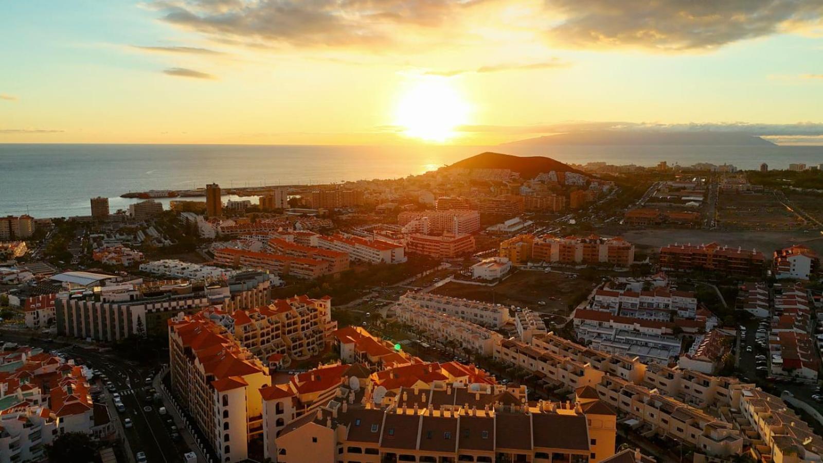 Spacious 3-Bedroom Duplex Apartment With Heated Pool & Ocean View In Castle Harbour, Arona * Los Cristianos (Tenerife)