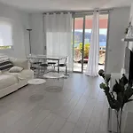 The White Heart House - Attic Sea View