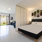 Port Royale 291, Spacious Studio, Heated Pool