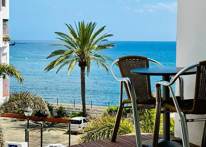 Los Cristianos Must-See Beachfront Apartment, Stunning Views In Tenerife