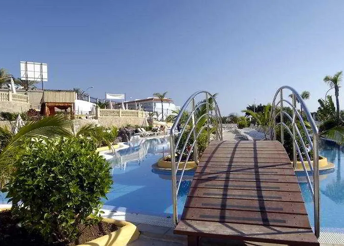 Paradise Park Apartments