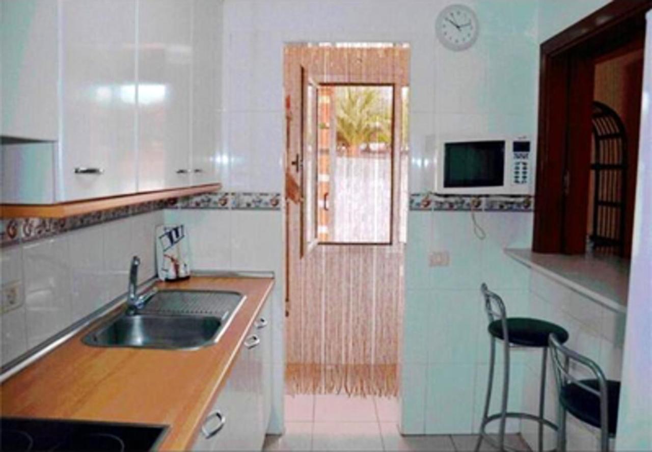 With One Bedroom In Los Cristianos With Wonderful Mountain View Shared Pool Balcony Los Cristianos (Tenerife)