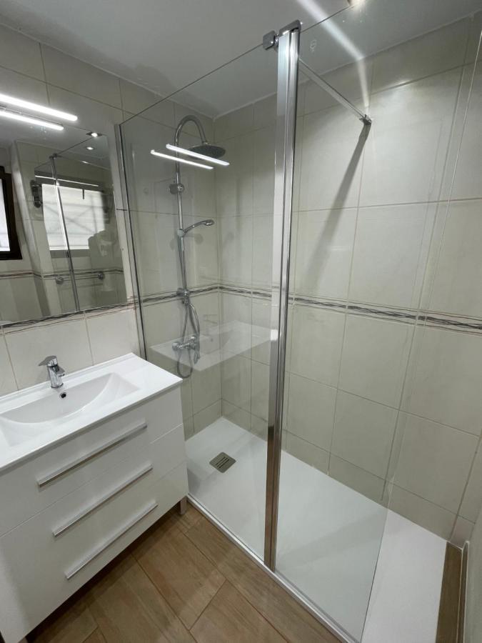 Castle Harbour Cristianos Beautiful With Pool View Apartment