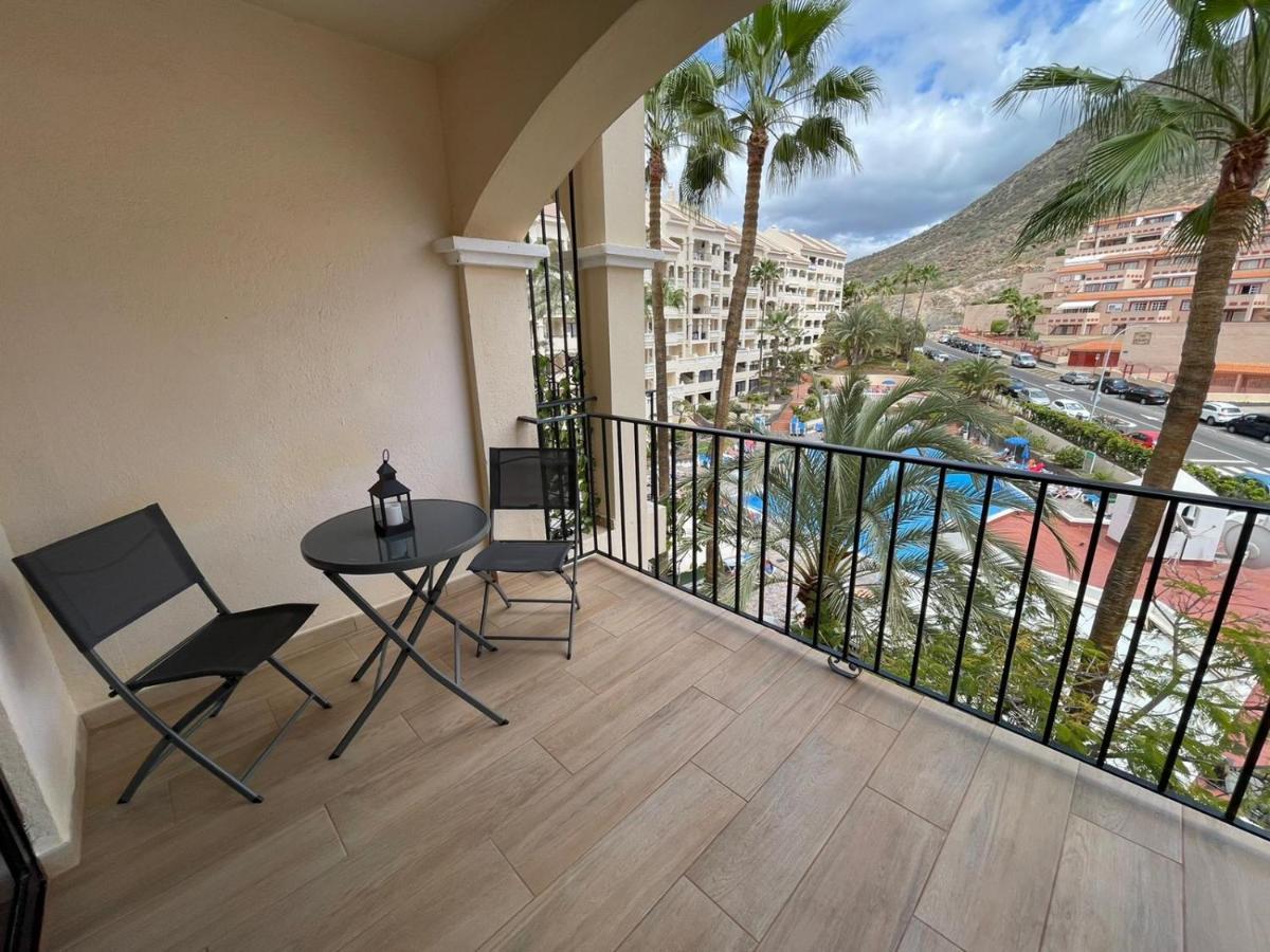 Castle Harbour Cristianos Beautiful With Pool View Apartment Los Cristianos (Tenerife)
