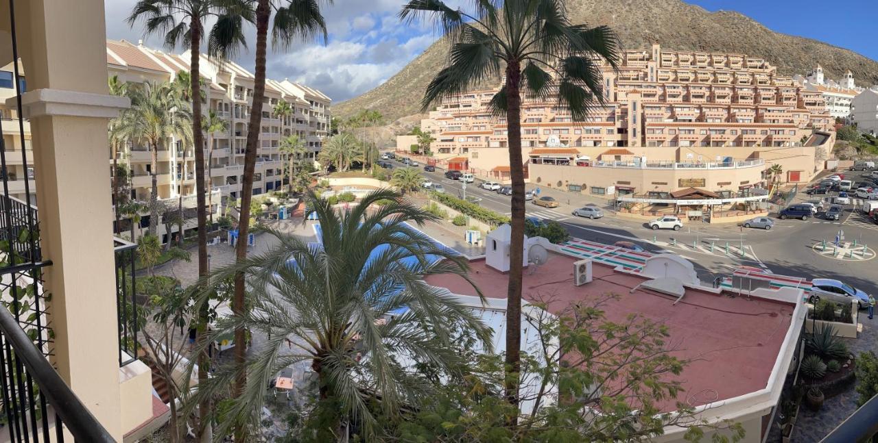 Apartment Castle Harbour Cristianos Beautiful With Pool View Los Cristianos (Tenerife)