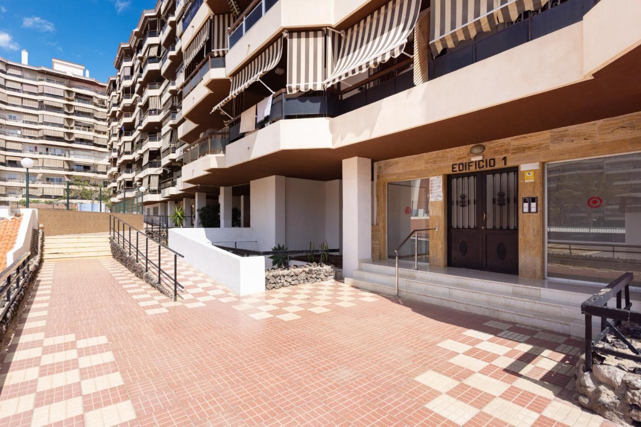 Black And White Free Wifi Apartment Los Cristianos (Tenerife)