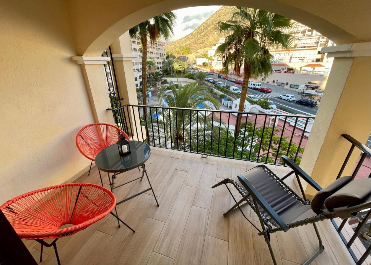 Apartment Castle Harbour Cristianos Beautiful With Pool View Los Cristianos (Tenerife)