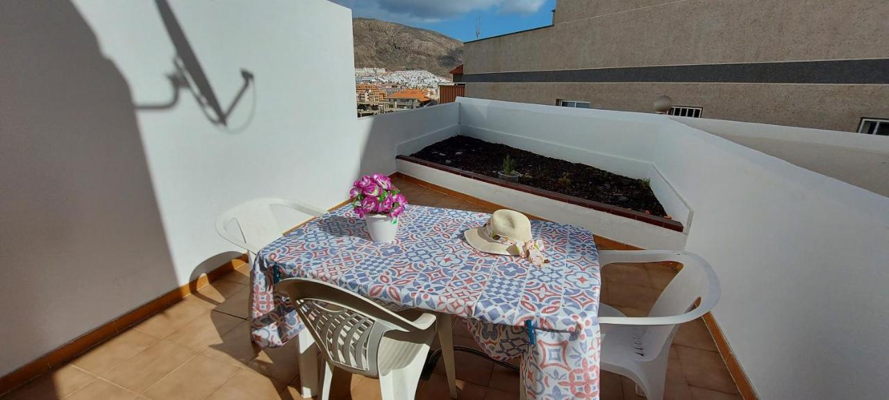 Cristianos Apartment, 1 Bedroom Wifi Free & Big Terrace