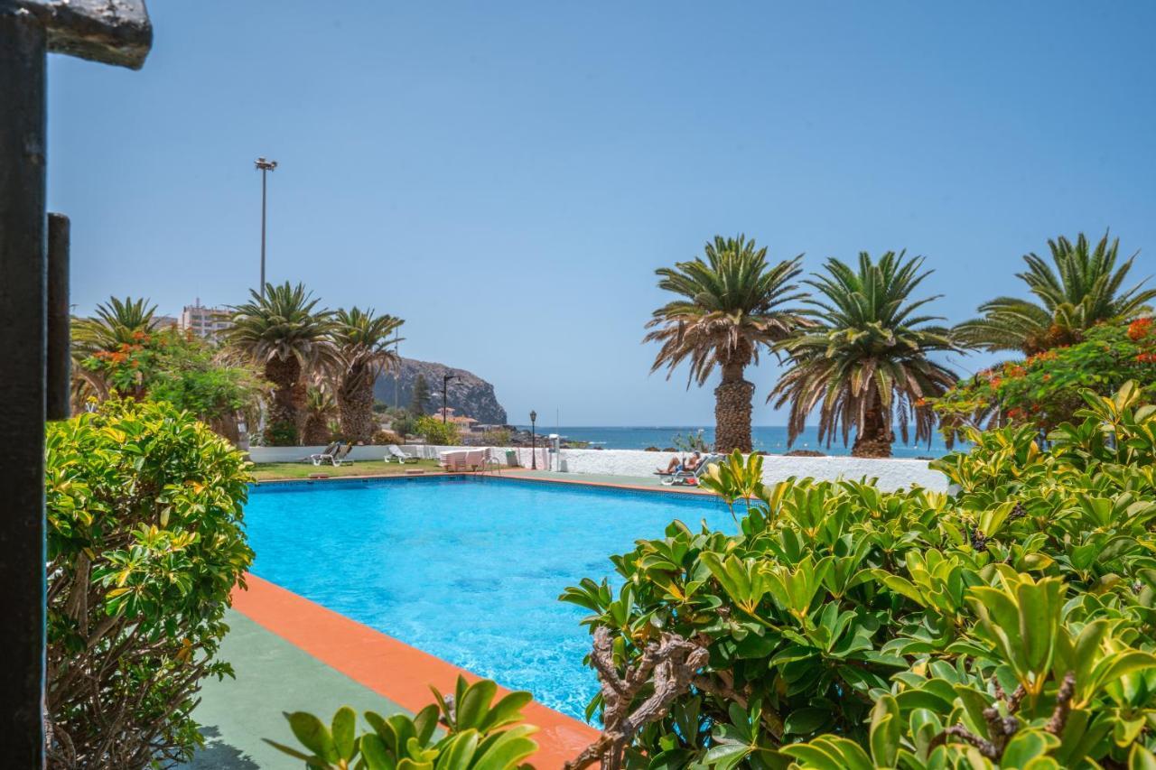 Go2tenerife Apart'dada Pool & First Line Of The Sea Los Cristianos (Tenerife)