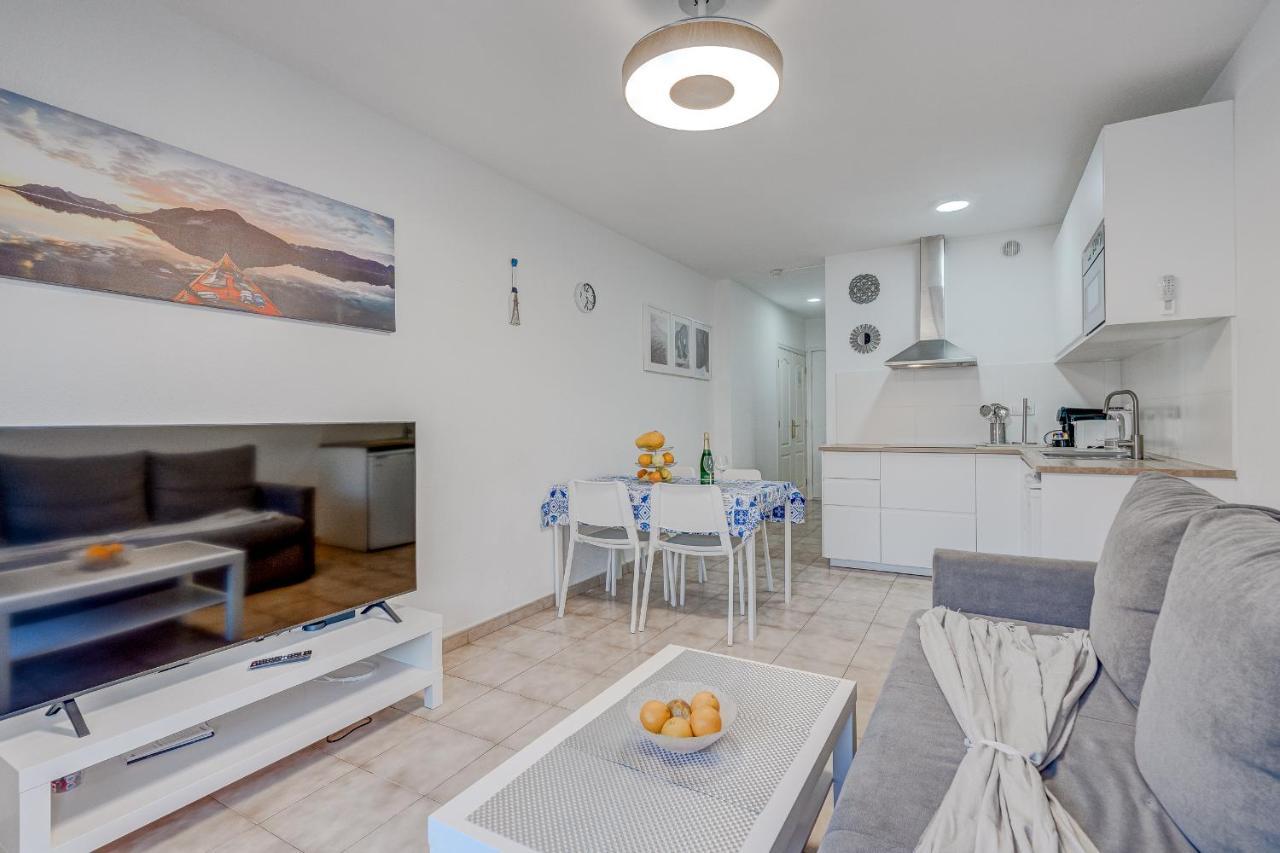Apartment Amplio Duplex En Cristianos By Altamarhomes