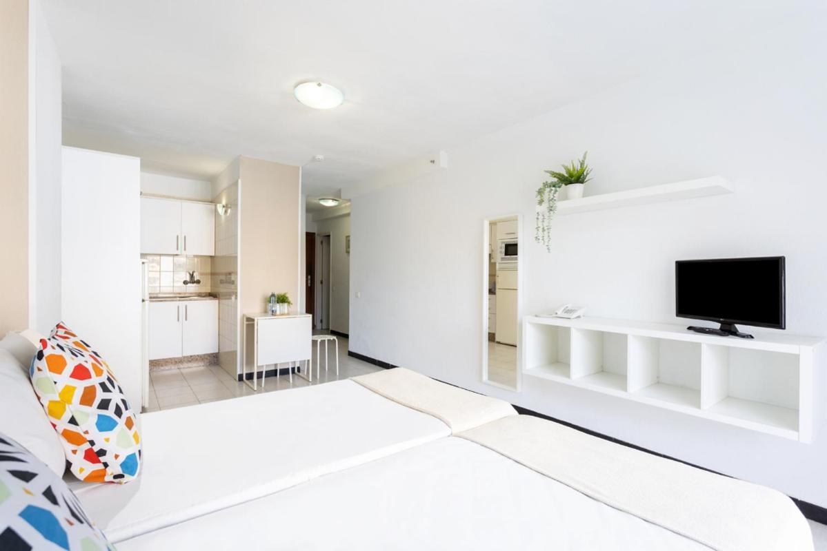 Comodoro- Ravel Aparthotel Los Cristianos (Tenerife)