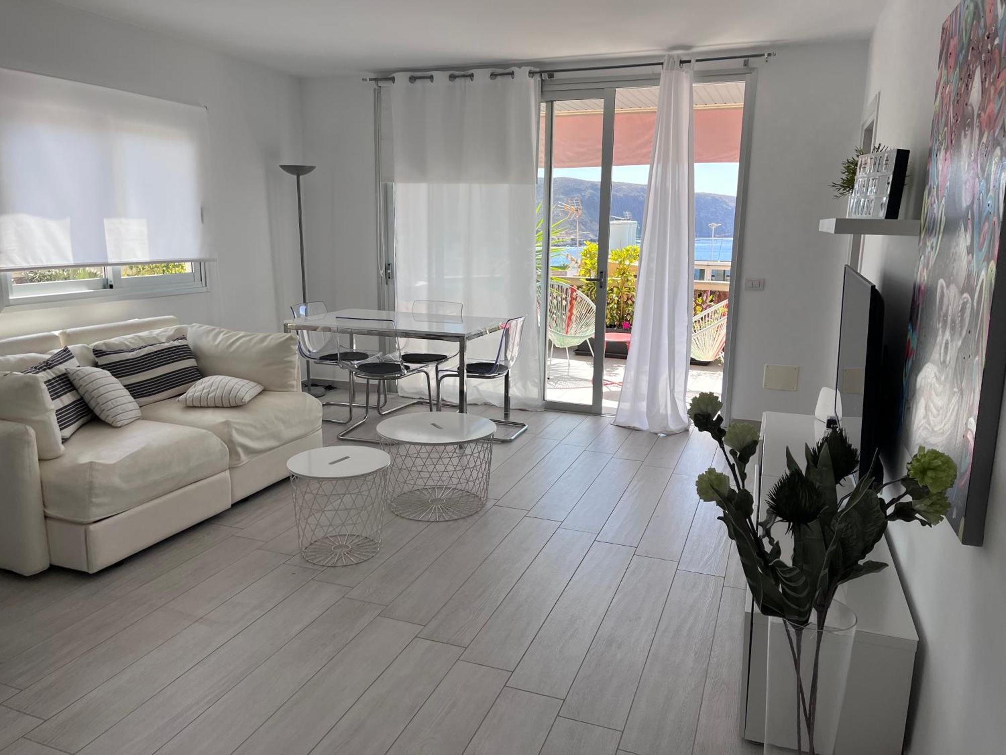 The White Heart House - Attic Sea View Apartment