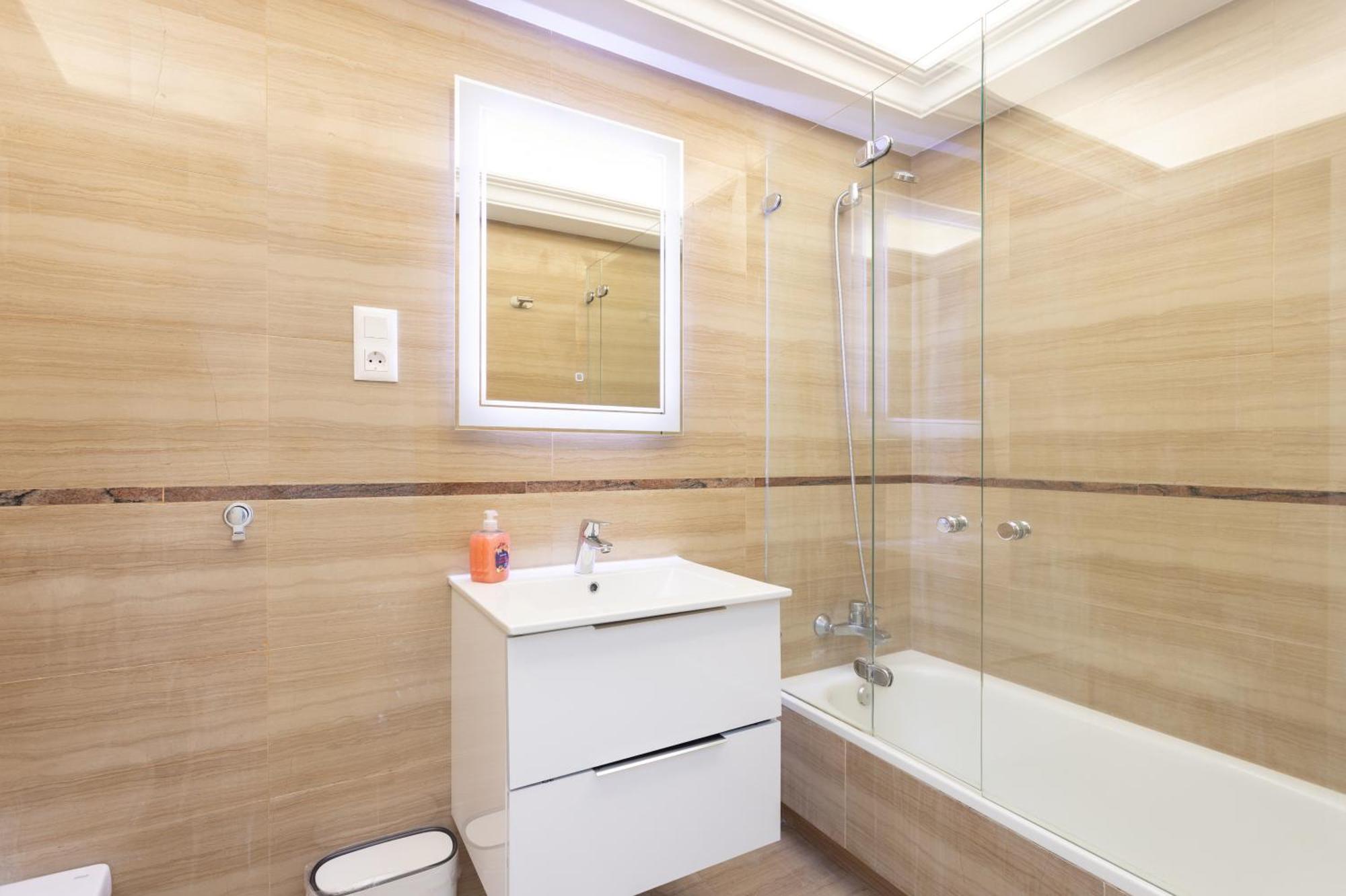 Emily Residencial Apartamento *