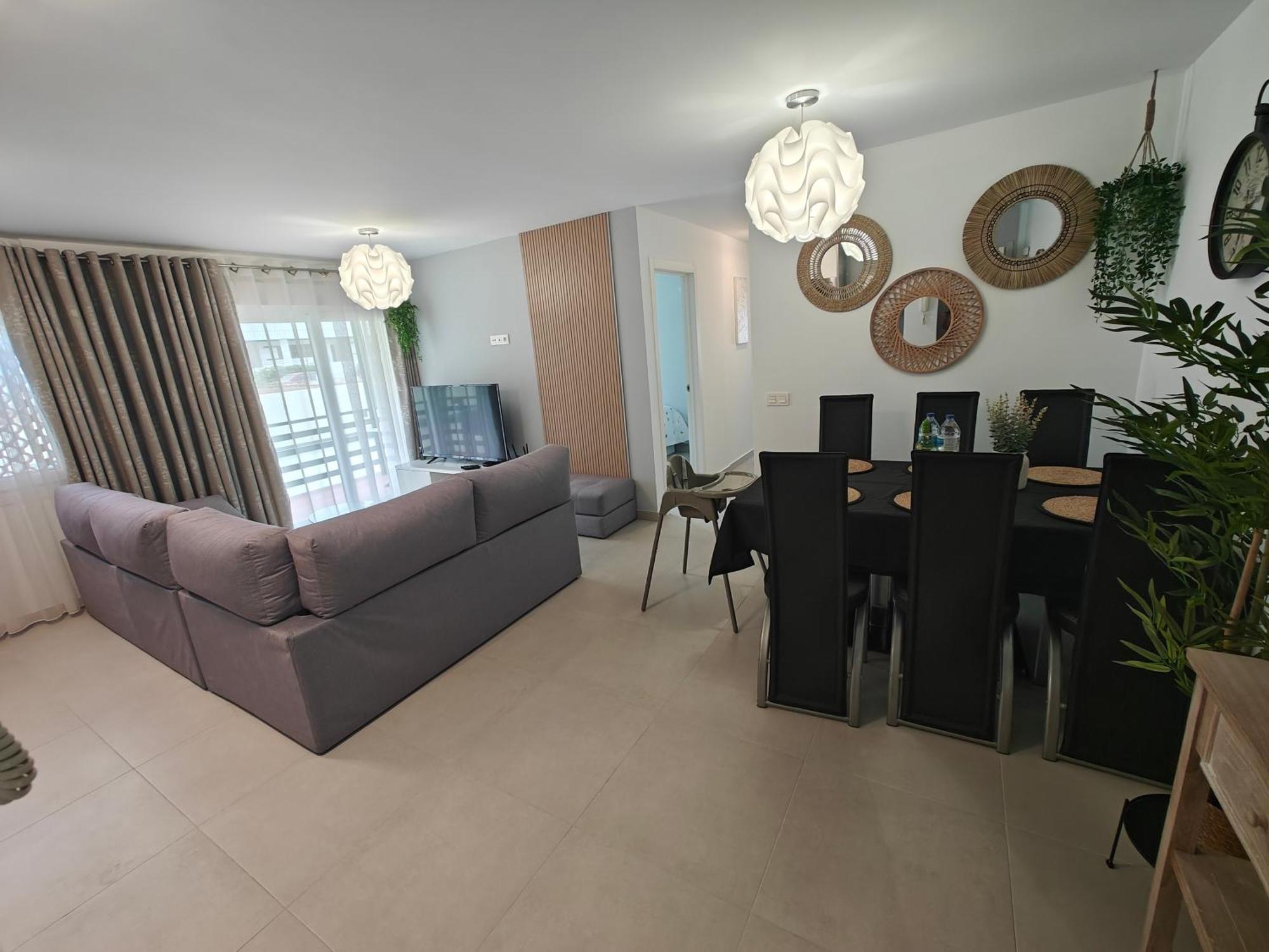 Sun - 3 Bedrooms, Priv Parking, Pool, Ac, Tv Channels, Fibre Net Los Cristianos (Tenerife)