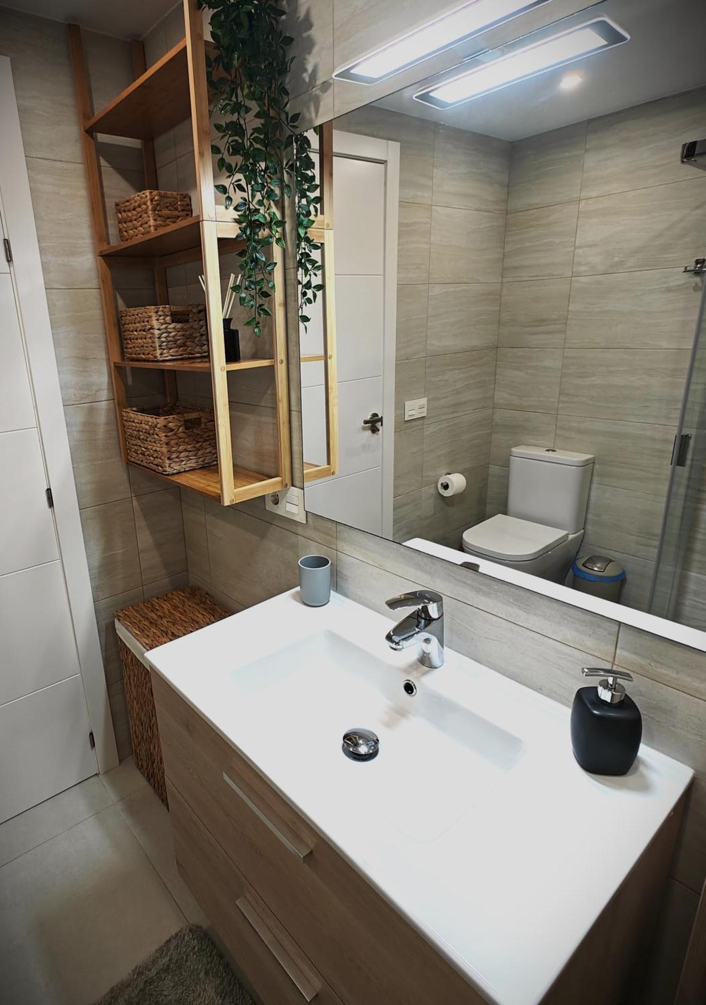 Apartment Sun - 3 Bedrooms, Priv Parking, Pool, Ac, Tv Channels, Fibre Net *