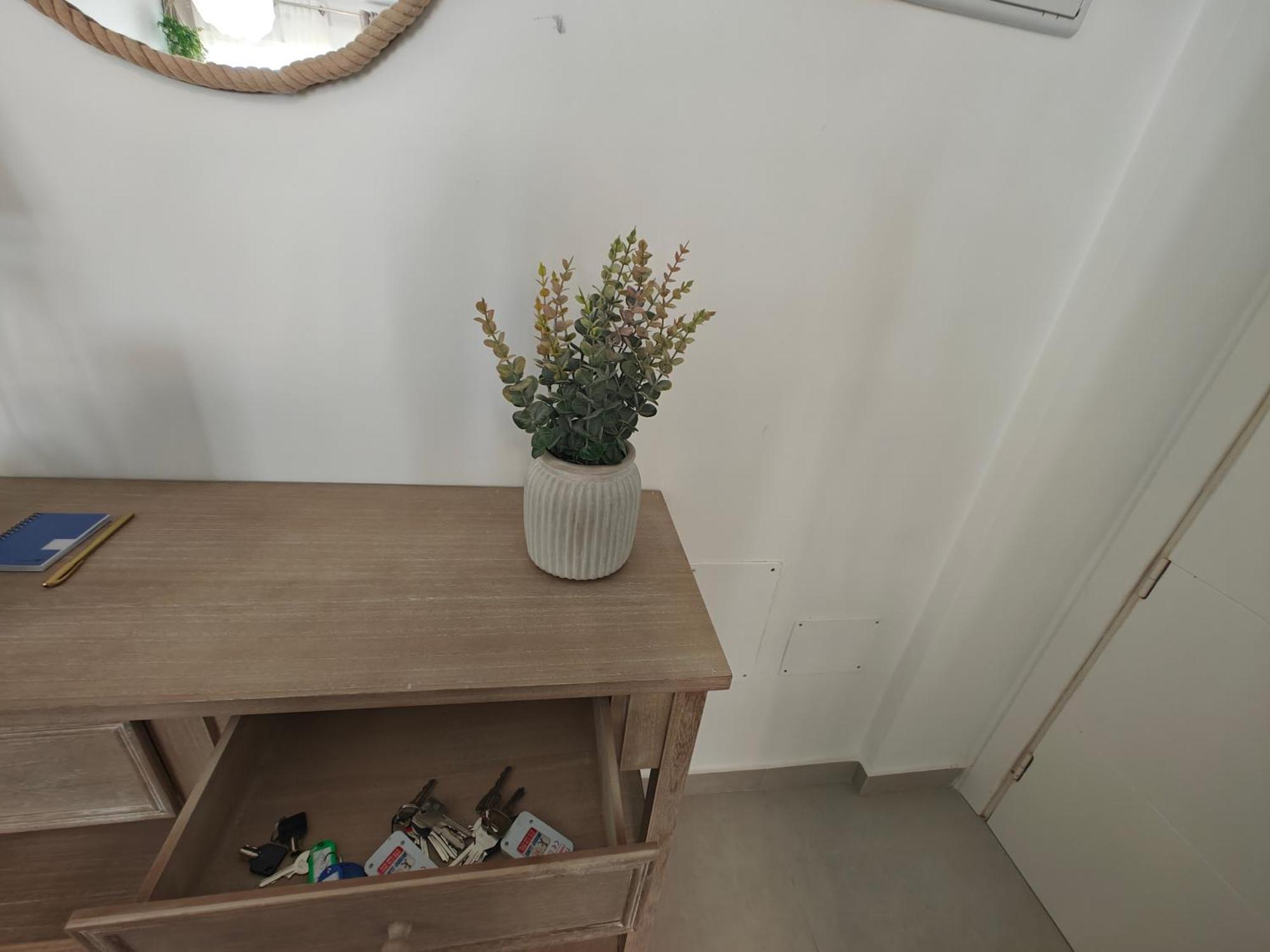 Apartment Sun - 3 Bedrooms, Priv Parking, Pool, Ac, Tv Channels, Fibre Net *