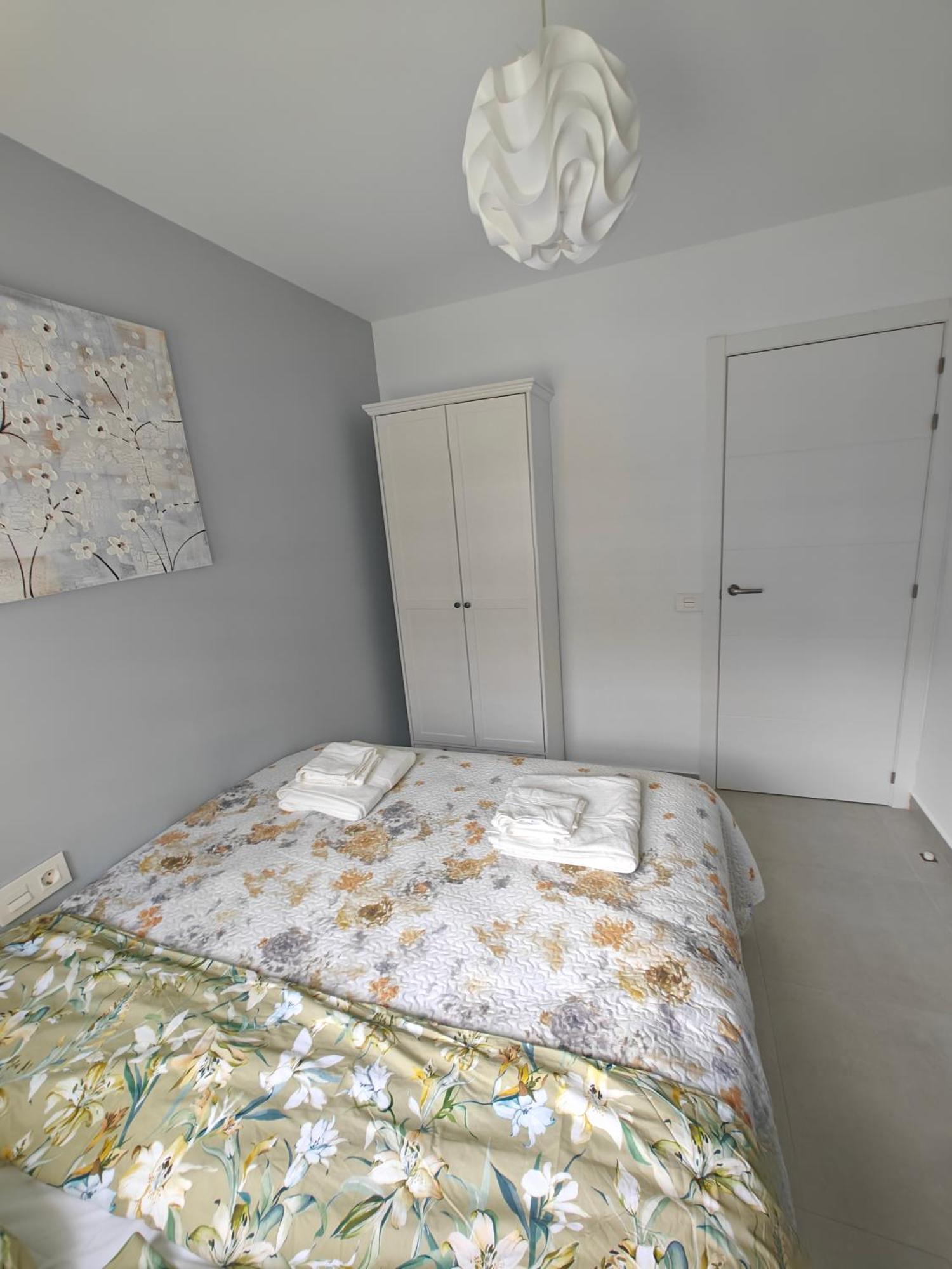Sun - 3 Bedrooms, Priv Parking, Pool, Ac, Tv Channels, Fibre Net Apartment Los Cristianos (Tenerife)