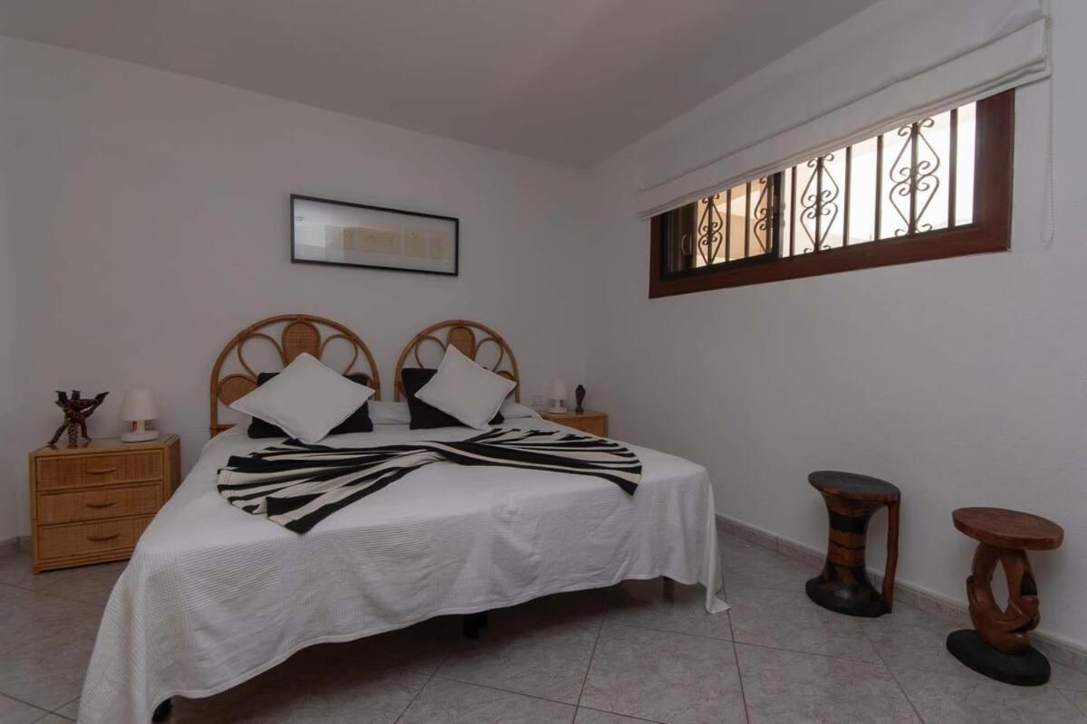 Paloma 10 - One Bed With Sea View And Wifi Internet * Los Cristianos (Tenerife)