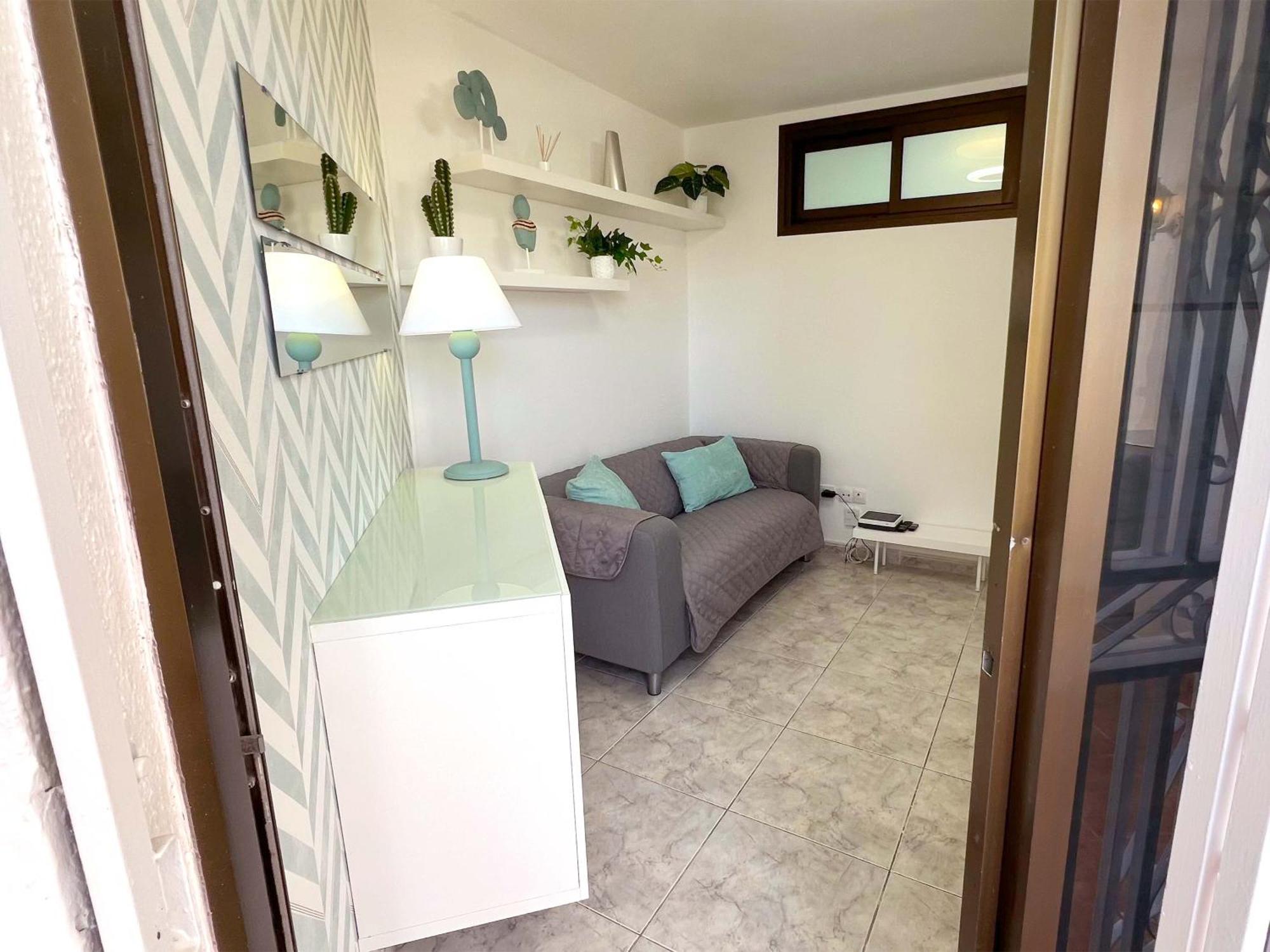 Encantador Con Terraza, Cristianos Appartement *