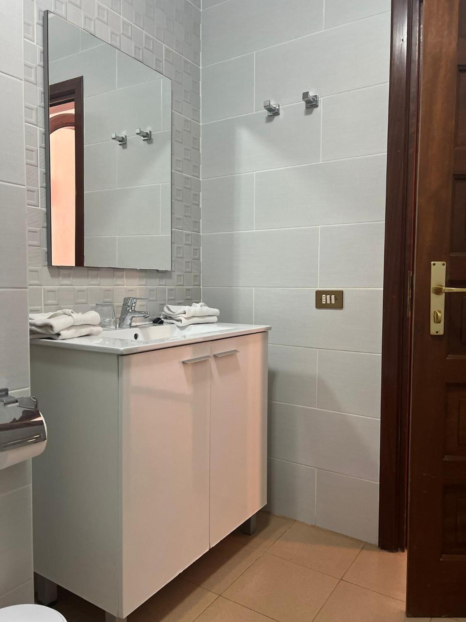 Appartement Victoria Court Ii Con Wifi Planta Baja Los Cristianos (Tenerife)
