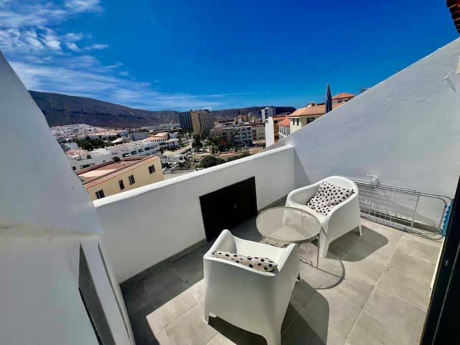 Cristianos Oasis, Modern Beachside Duplex