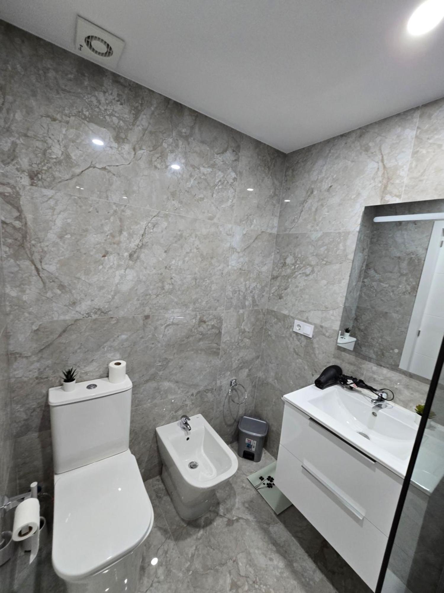 Apartment Exclusive Eden, Marble Floor, Luxury Bathroom, Heated Pool, Close To Centre, Sea View, Balcony Los Cristianos (Tenerife)