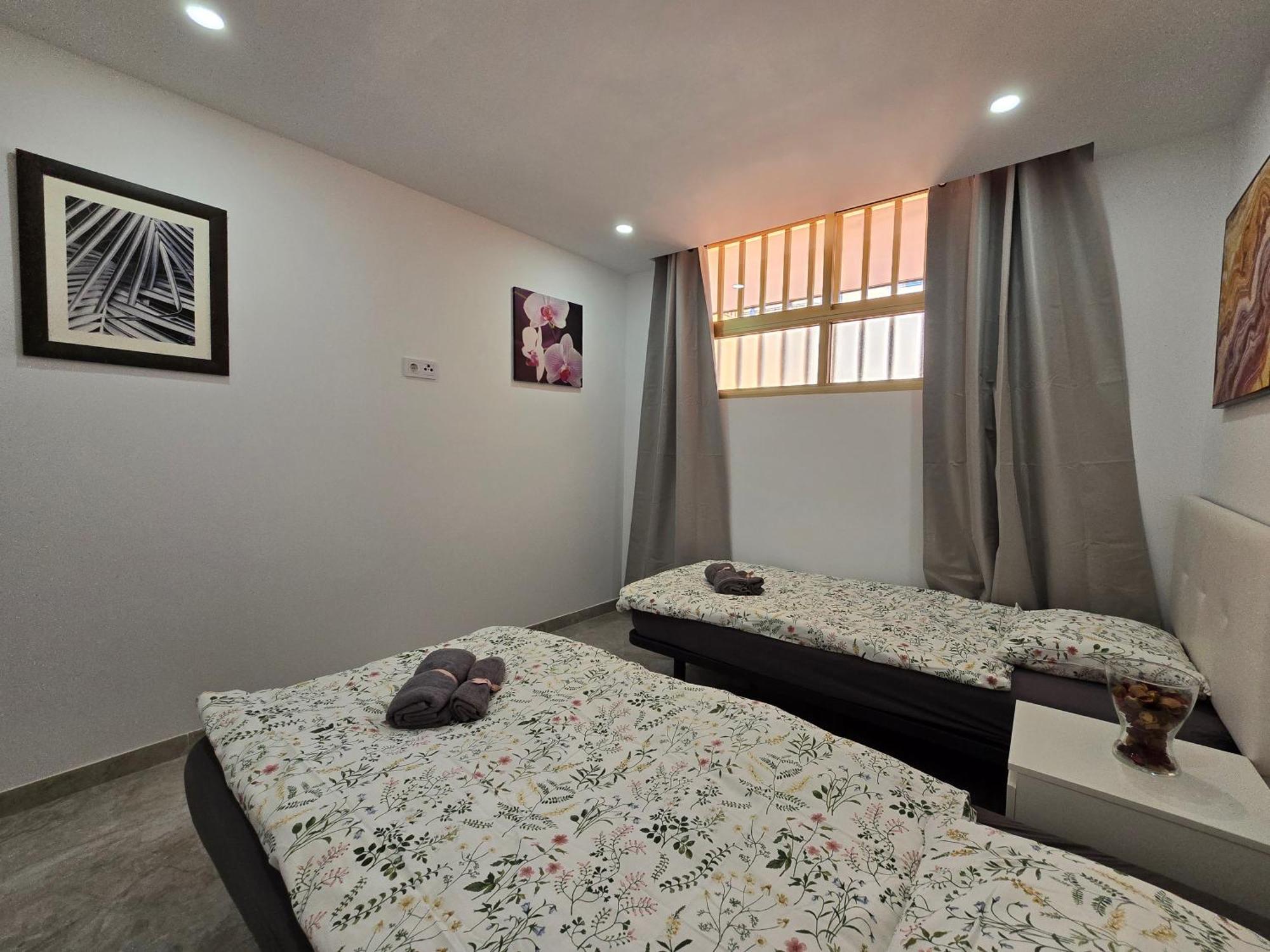 Exclusive Eden, Marble Floor, Luxury Bathroom, Heated Pool, Close To Centre, Sea View, Balcony