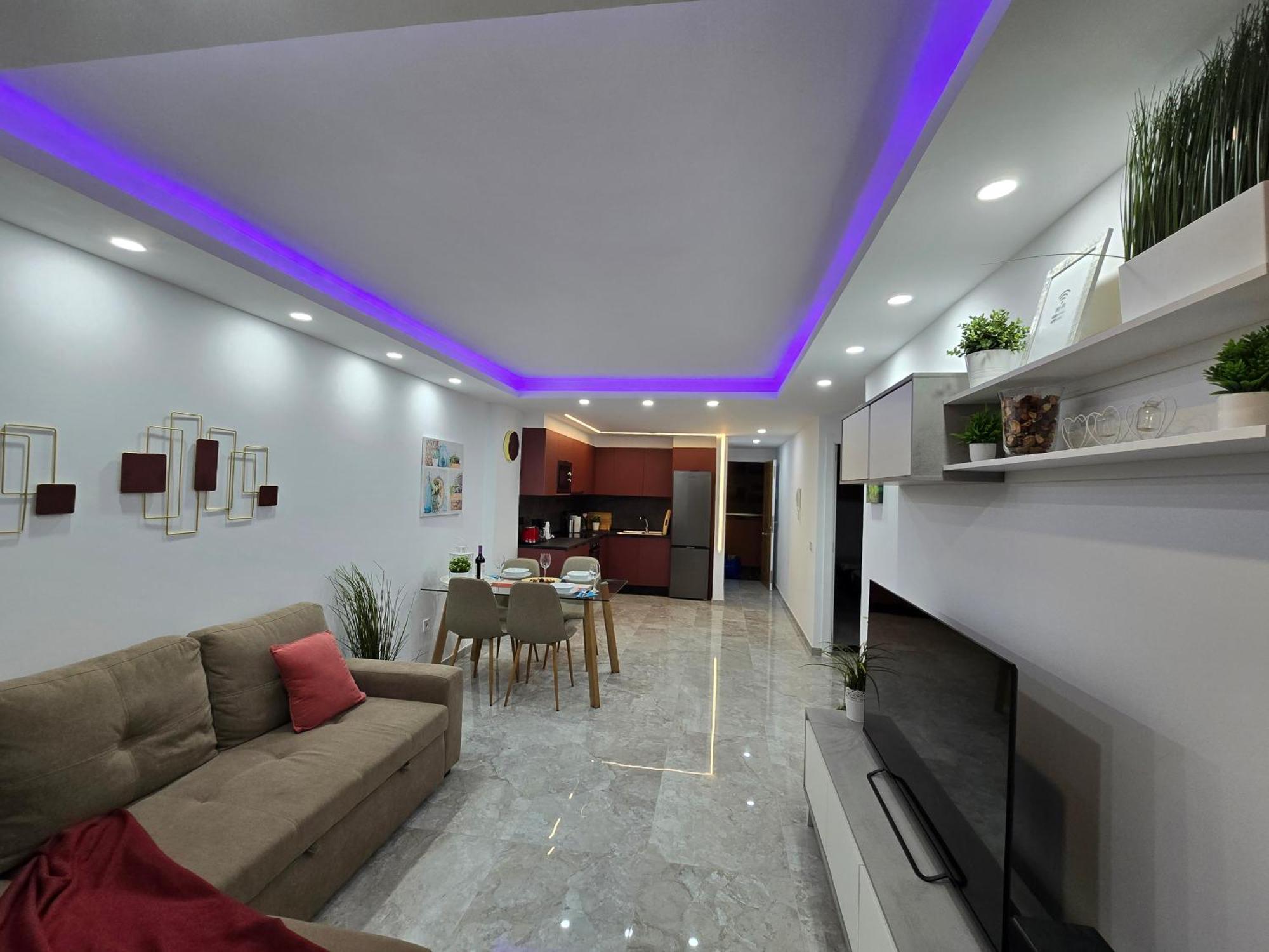 Exclusive Eden, Marble Floor, Luxury Bathroom, Heated Pool, Close To Centre, Sea View, Balcony Apartment Los Cristianos (Tenerife)