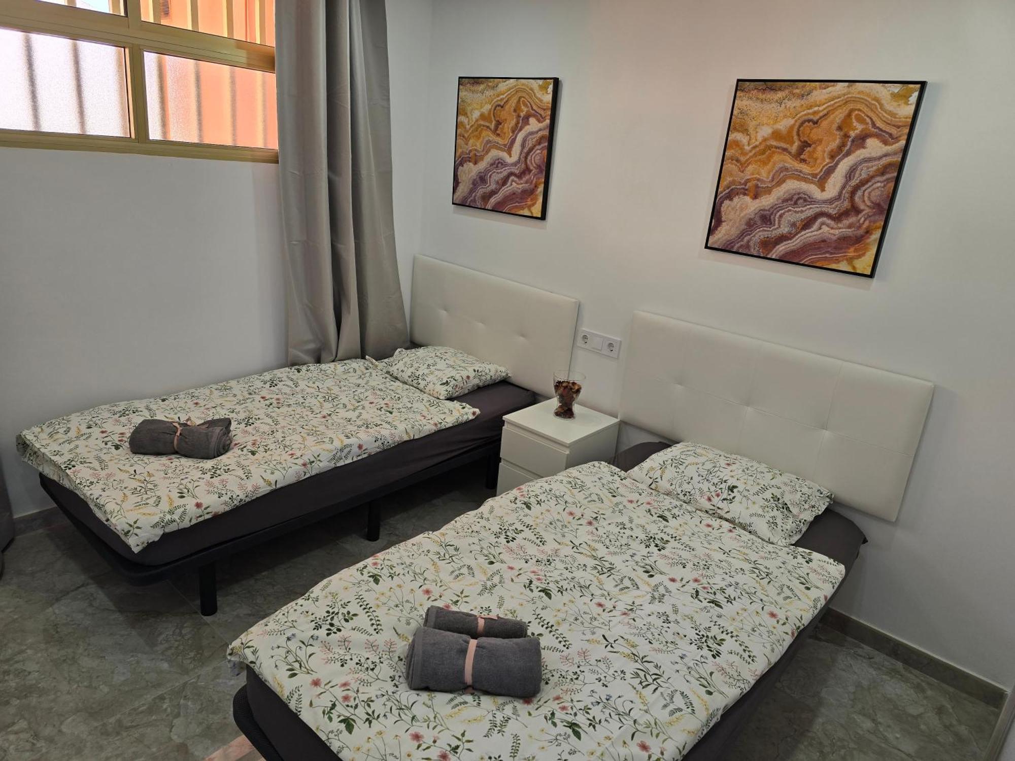 Exclusive Eden, Marble Floor, Luxury Bathroom, Heated Pool, Close To Centre, Sea View, Balcony Los Cristianos (Tenerife)