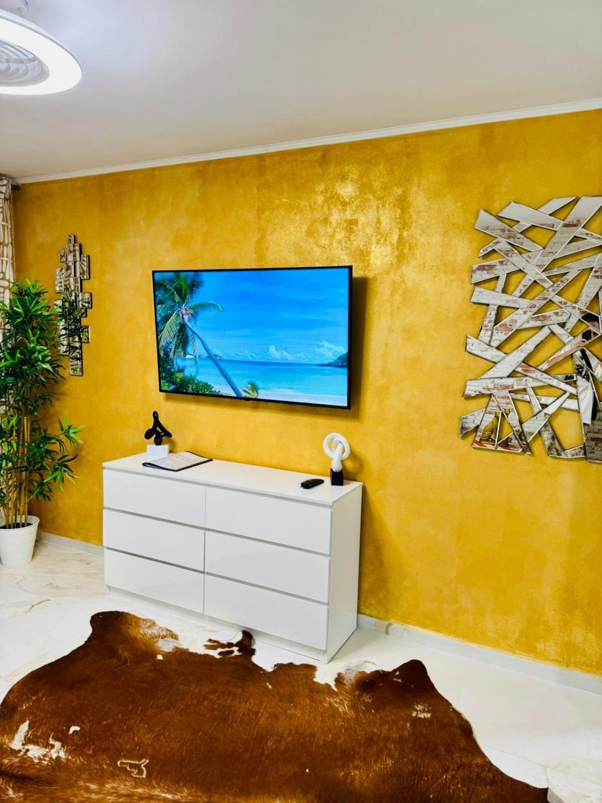 Apartment With Terrace And Pool, Cristianos Los Cristianos (Tenerife)