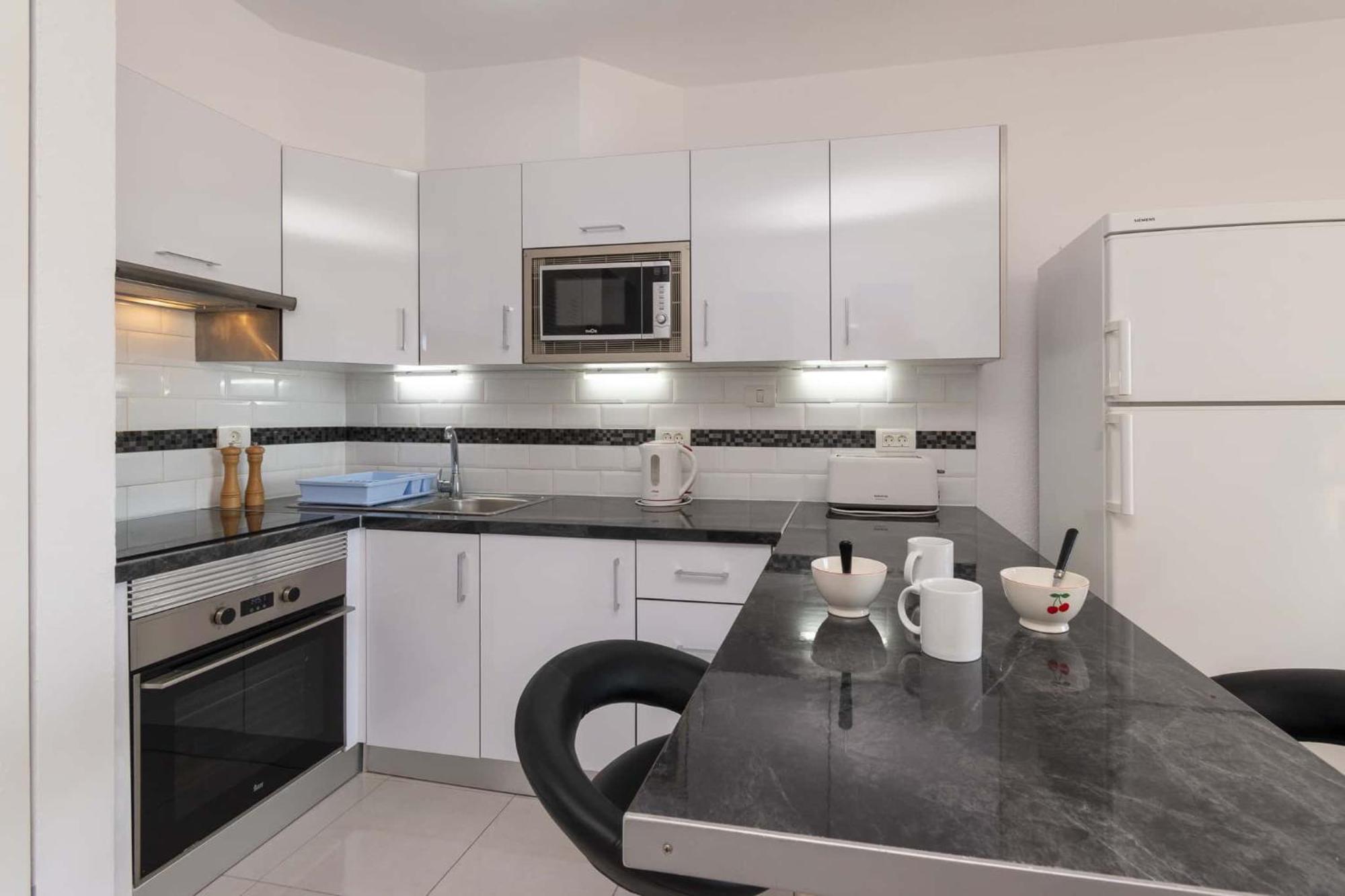 Castle Harbour 35 - Two Bed Apartment Los Cristianos (Tenerife)