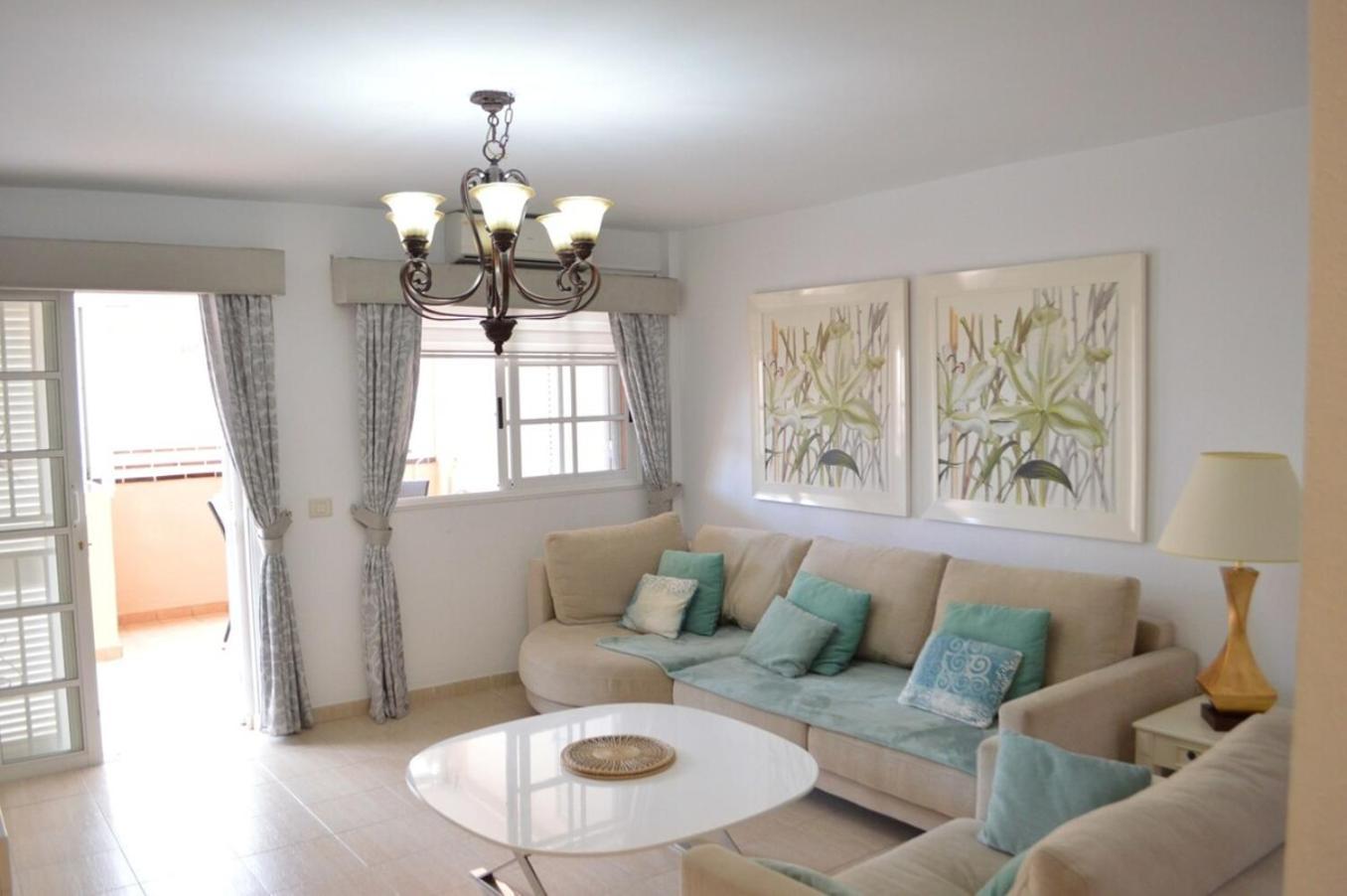 Lovely 2 Bed In Cristianos Apartment *