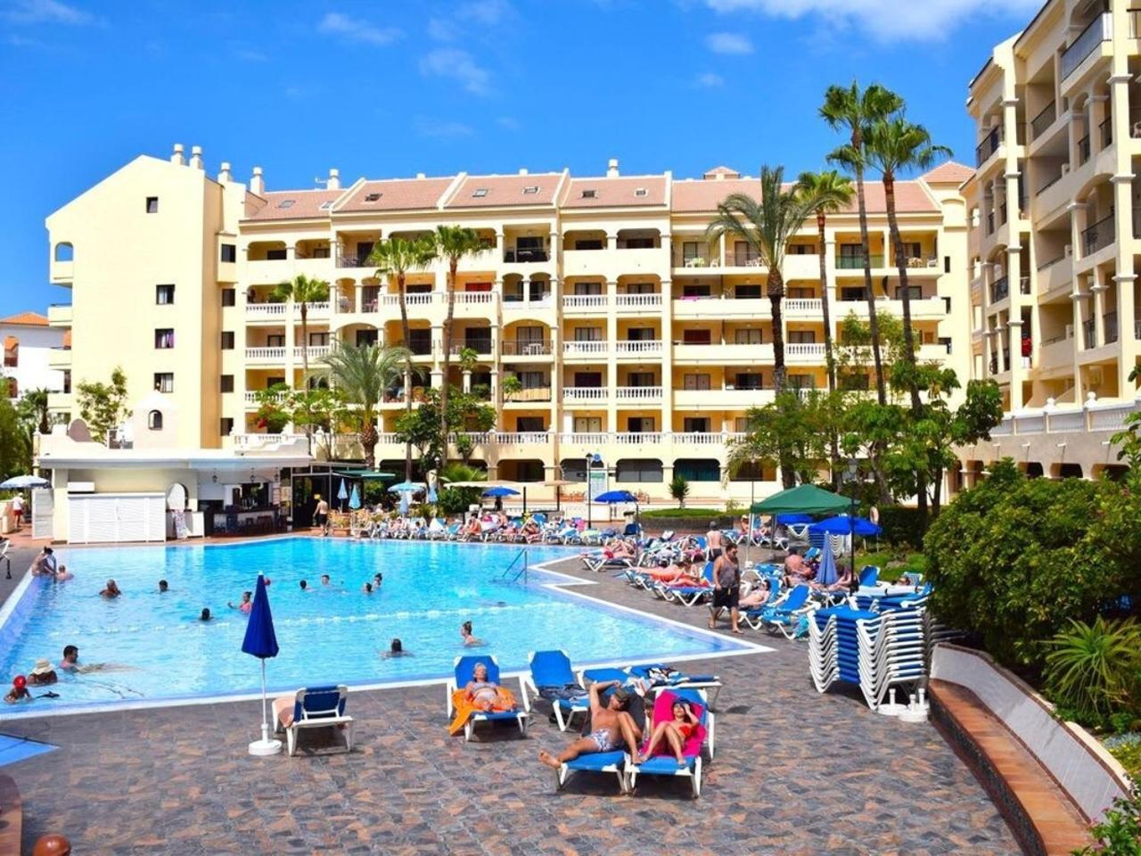 Pool And Sea View In Castle Harbour C010 *