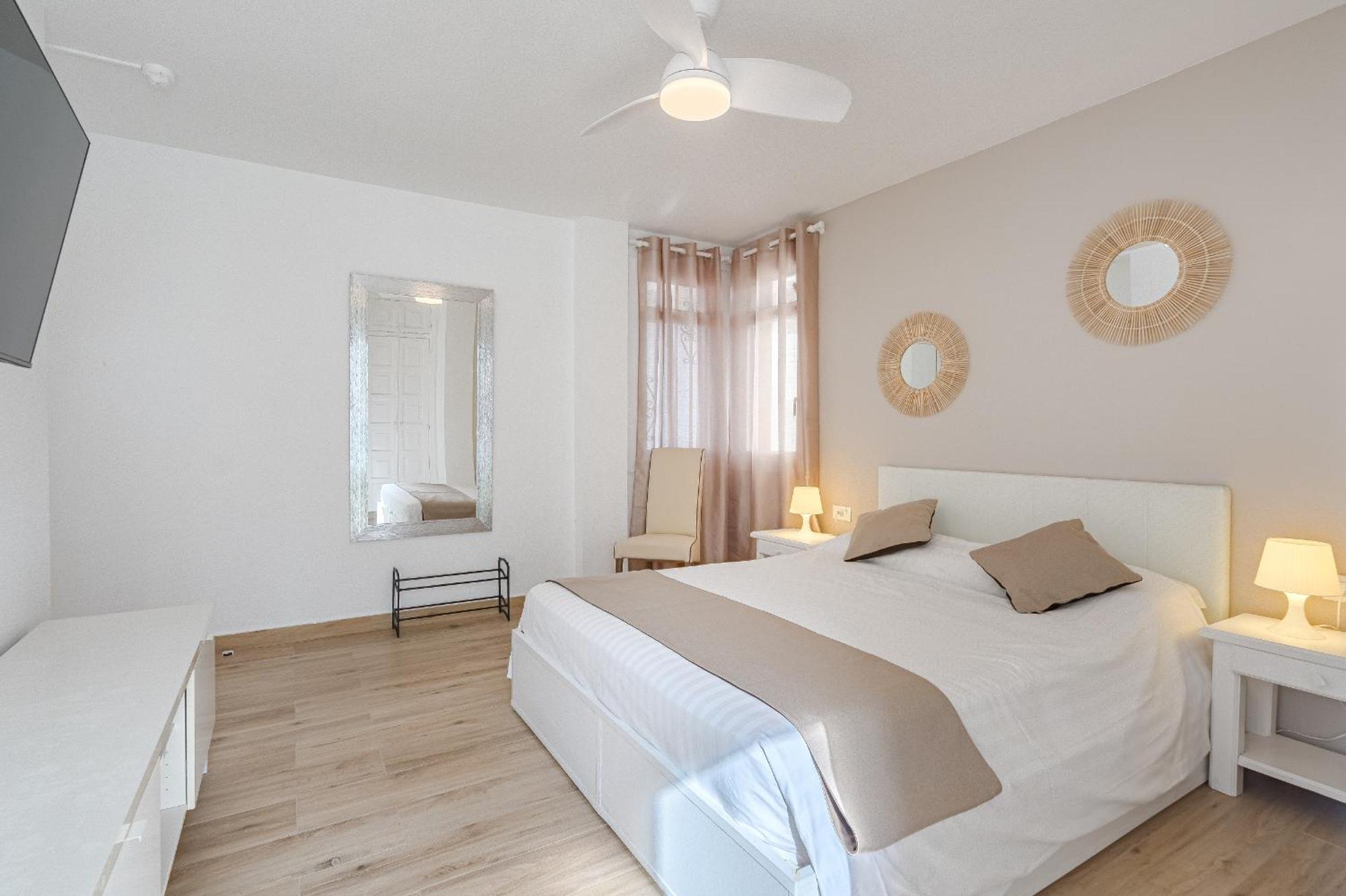 Exclusive Penthouse Front Ocean View Heated Pool Los Cristianos (Tenerife)