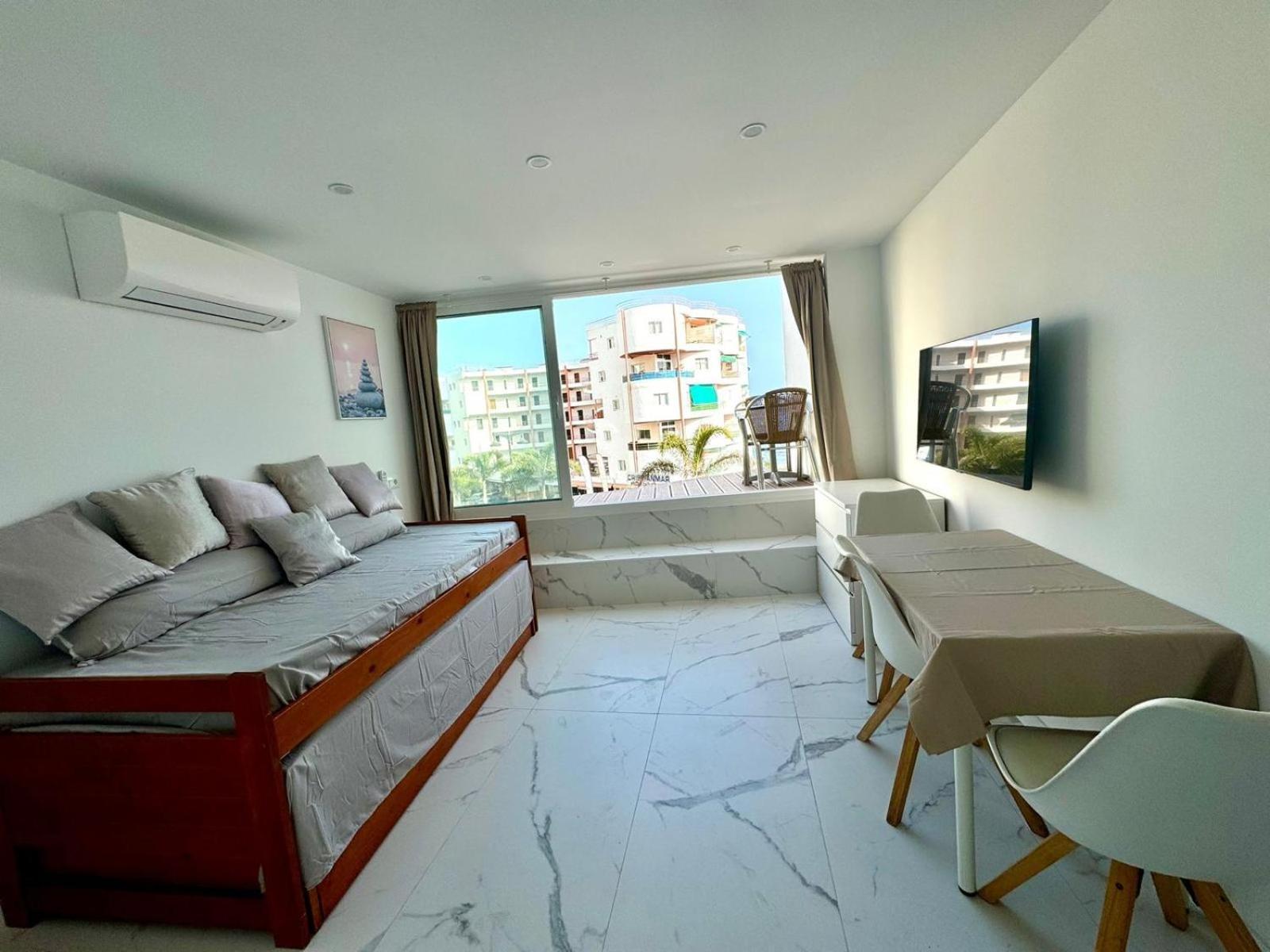 Cristianos Must-see Beachfront Apartment, Stunning Views In Tenerife Apartment Los Cristianos (Tenerife)