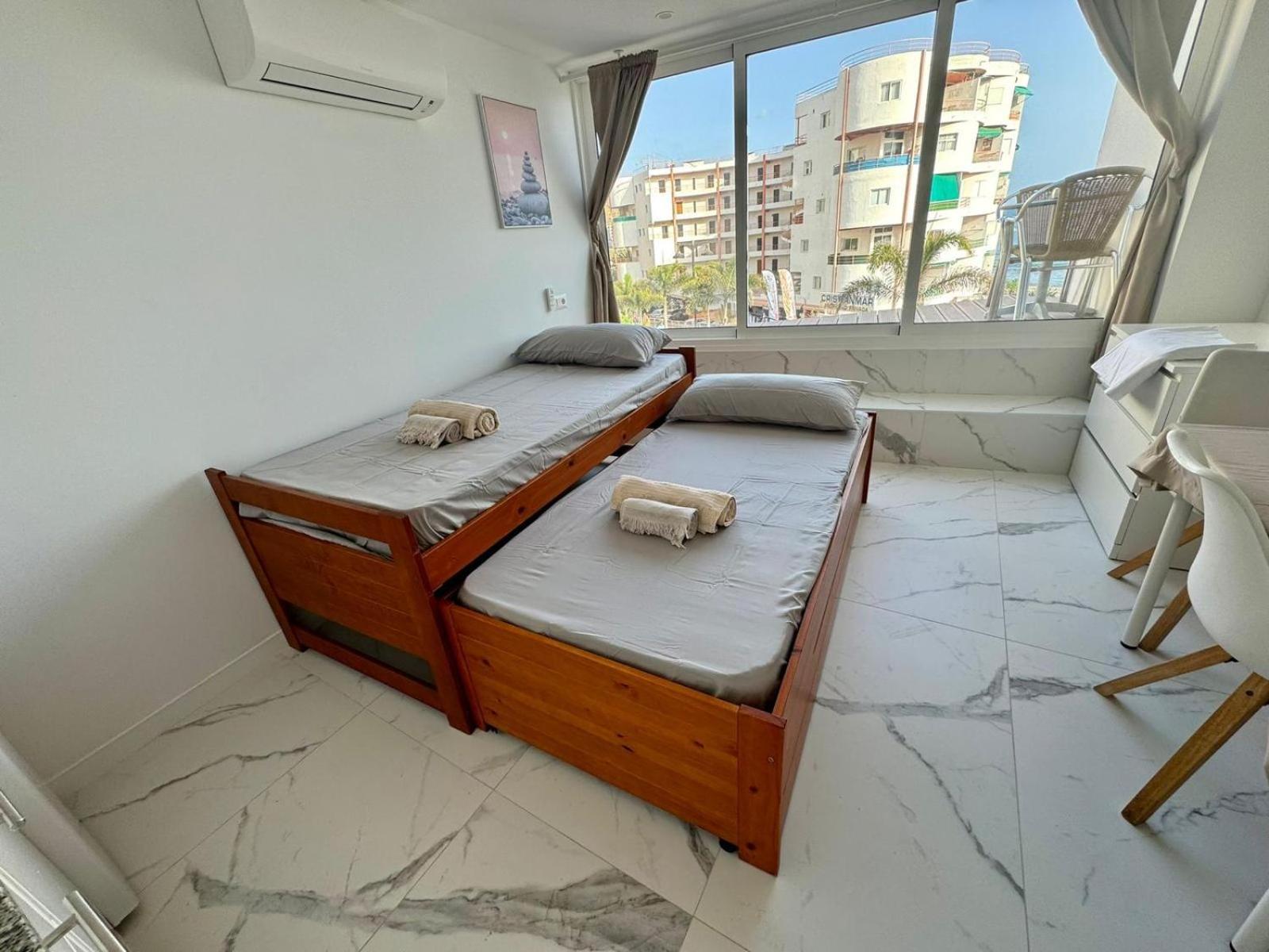 Cristianos Must-see Beachfront Apartment, Stunning Views In Tenerife * Los Cristianos (Tenerife)