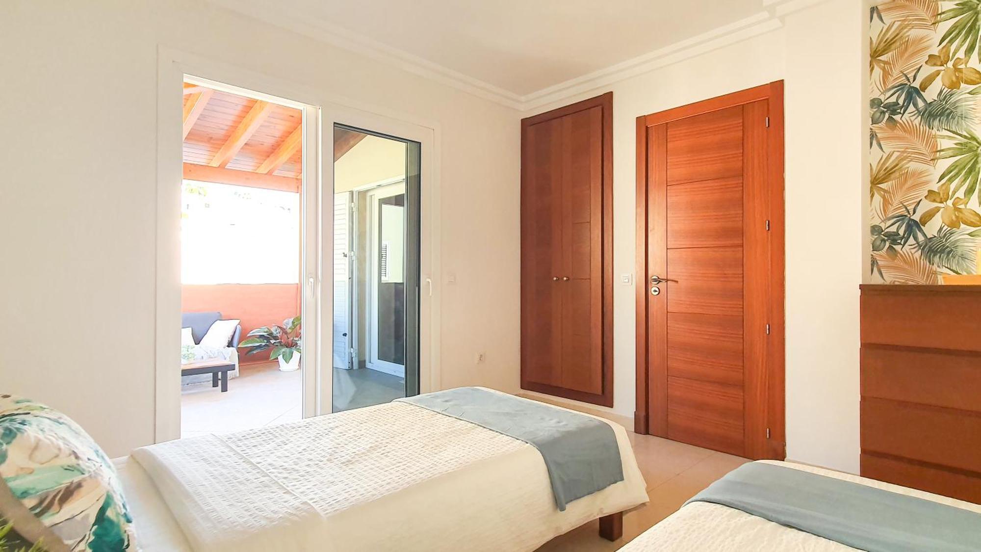 4-bedroom Corales With Jacuzzi, Garden, Close To Everything *