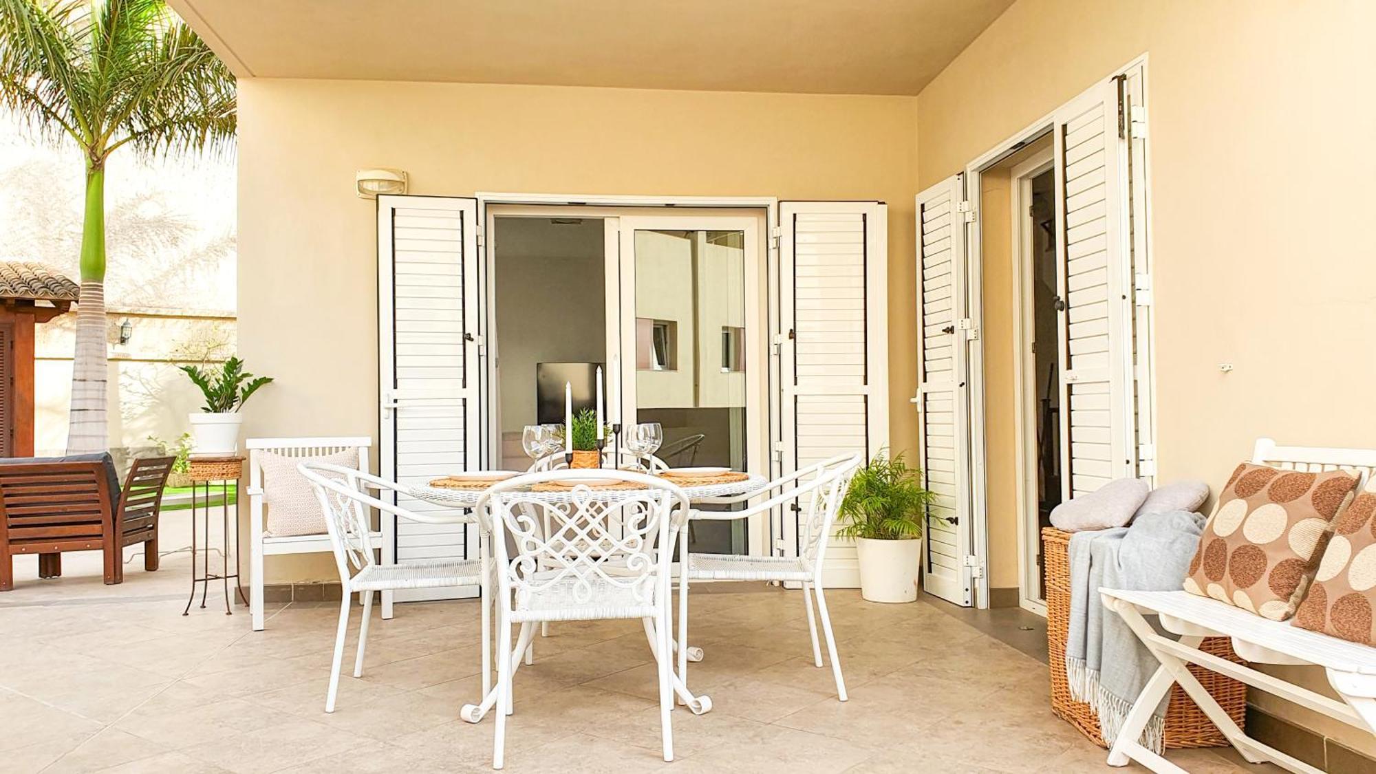 Villa 4-bedroom Corales With Jacuzzi, Garden, Close To Everything Los Cristianos (Tenerife)
