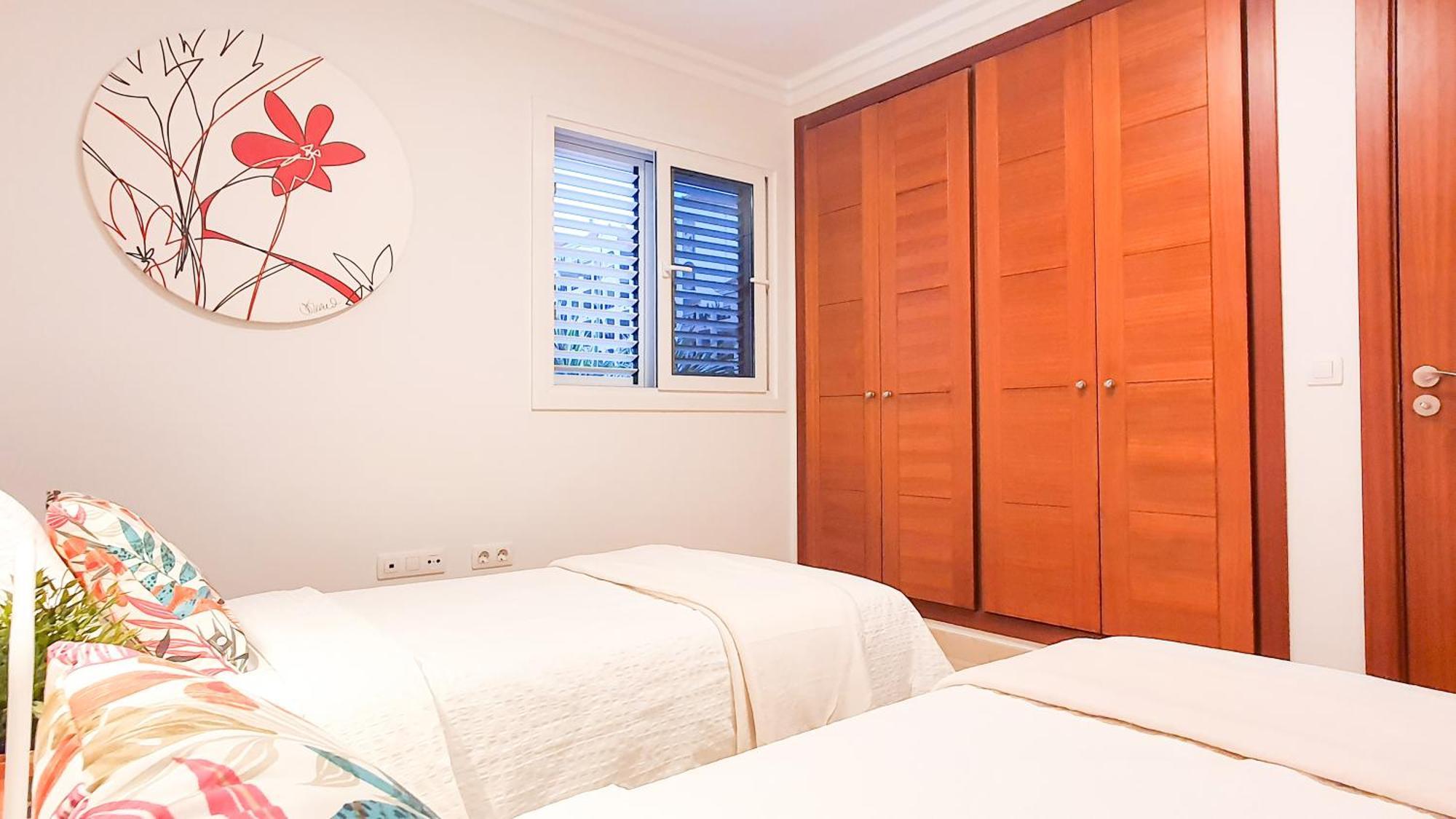 4-bedroom Corales With Jacuzzi, Garden, Close To Everything