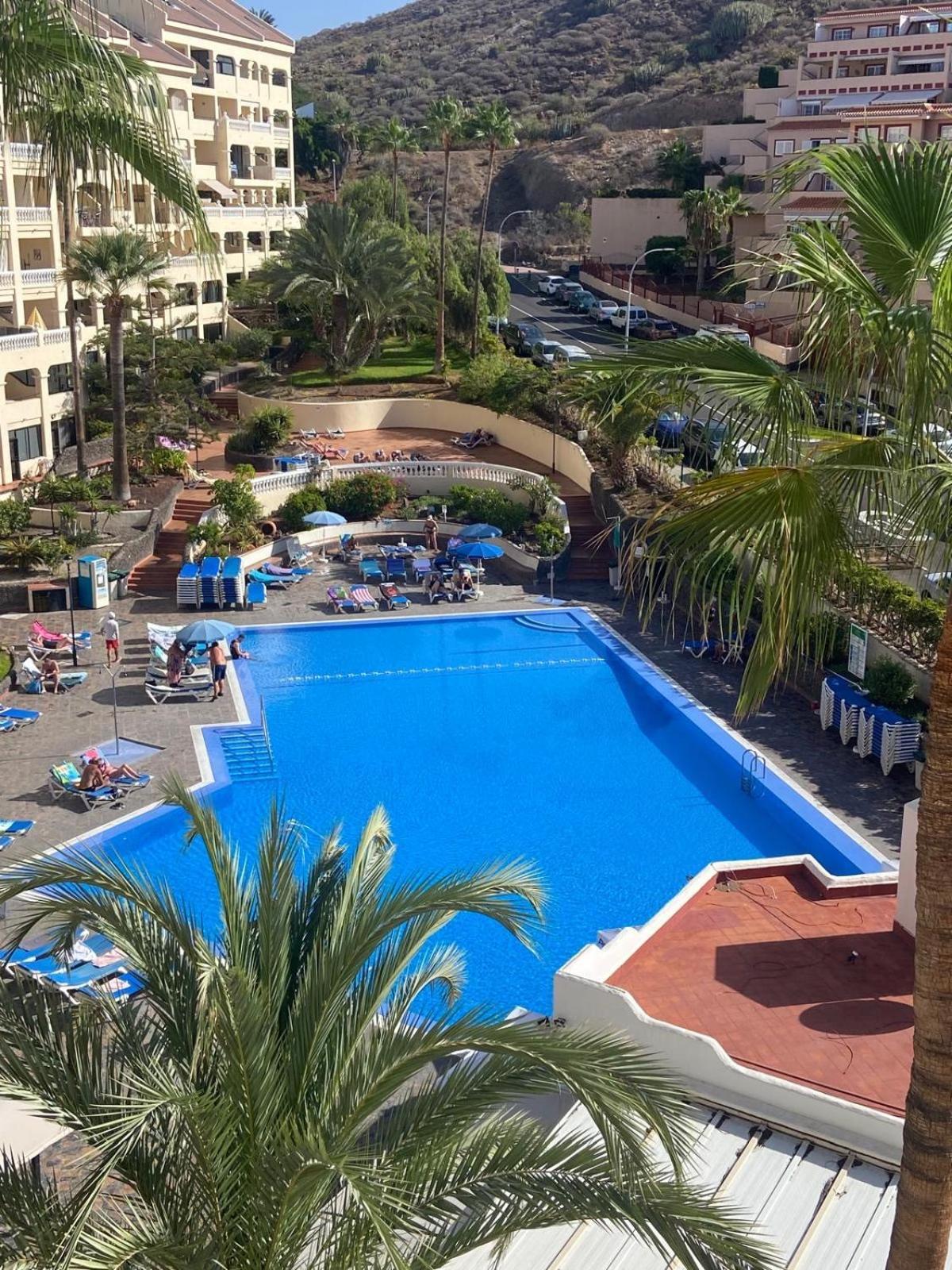 The Poolside Haven, Azure Dreams *