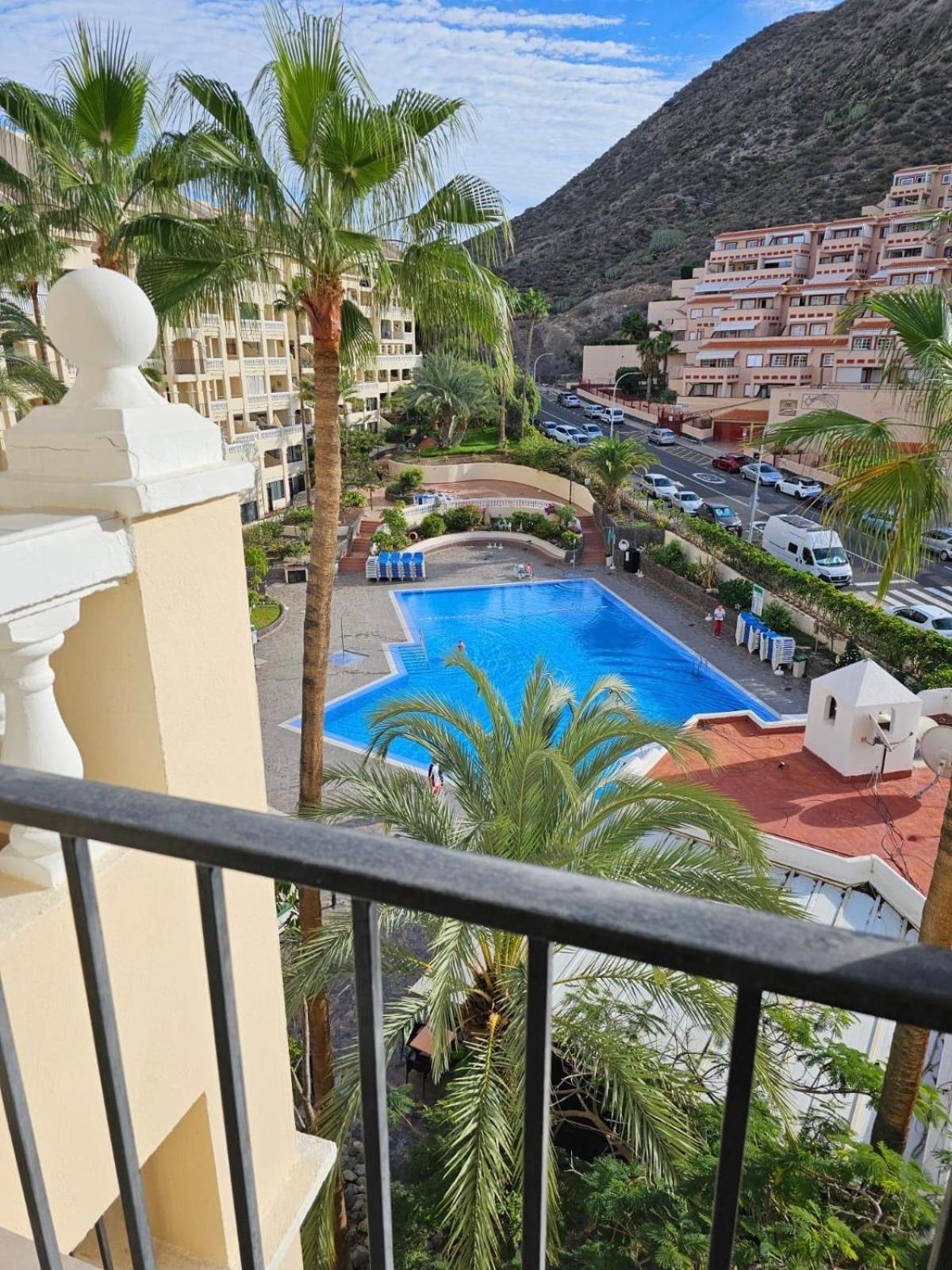 The Poolside Haven, Azure Dreams *