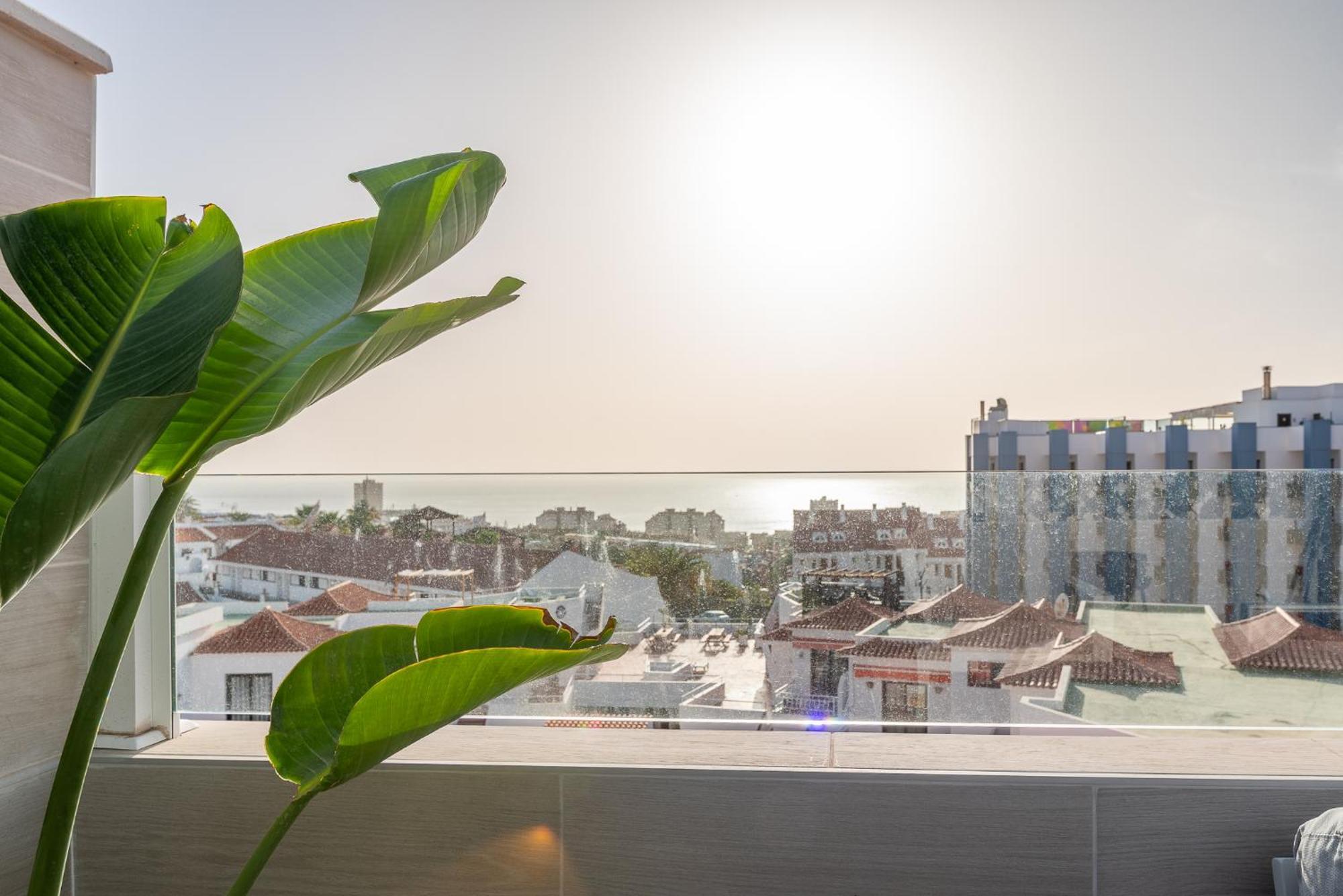 2 Bedroom Luxury With Sea View In Cristianos Appartement Los Cristianos (Tenerife)