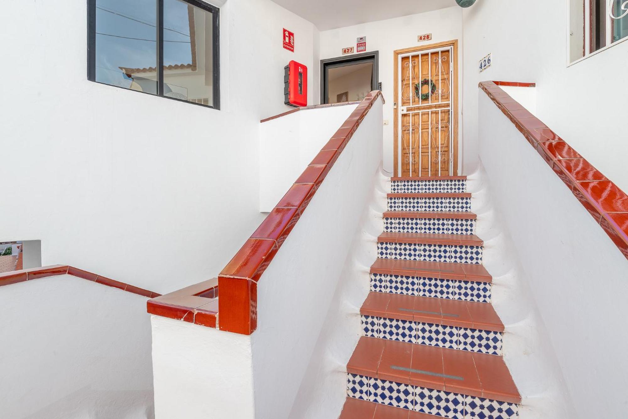 2 Bedroom Luxury With Sea View In Cristianos *